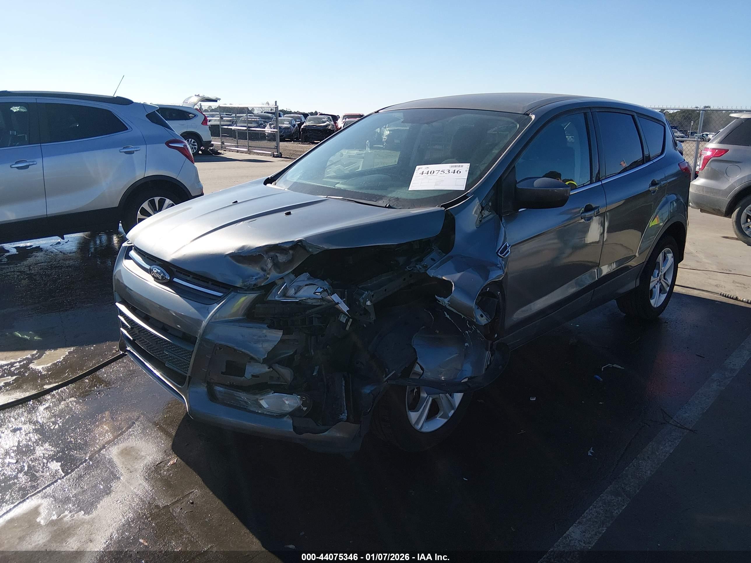 FORD ESCAPE image 2