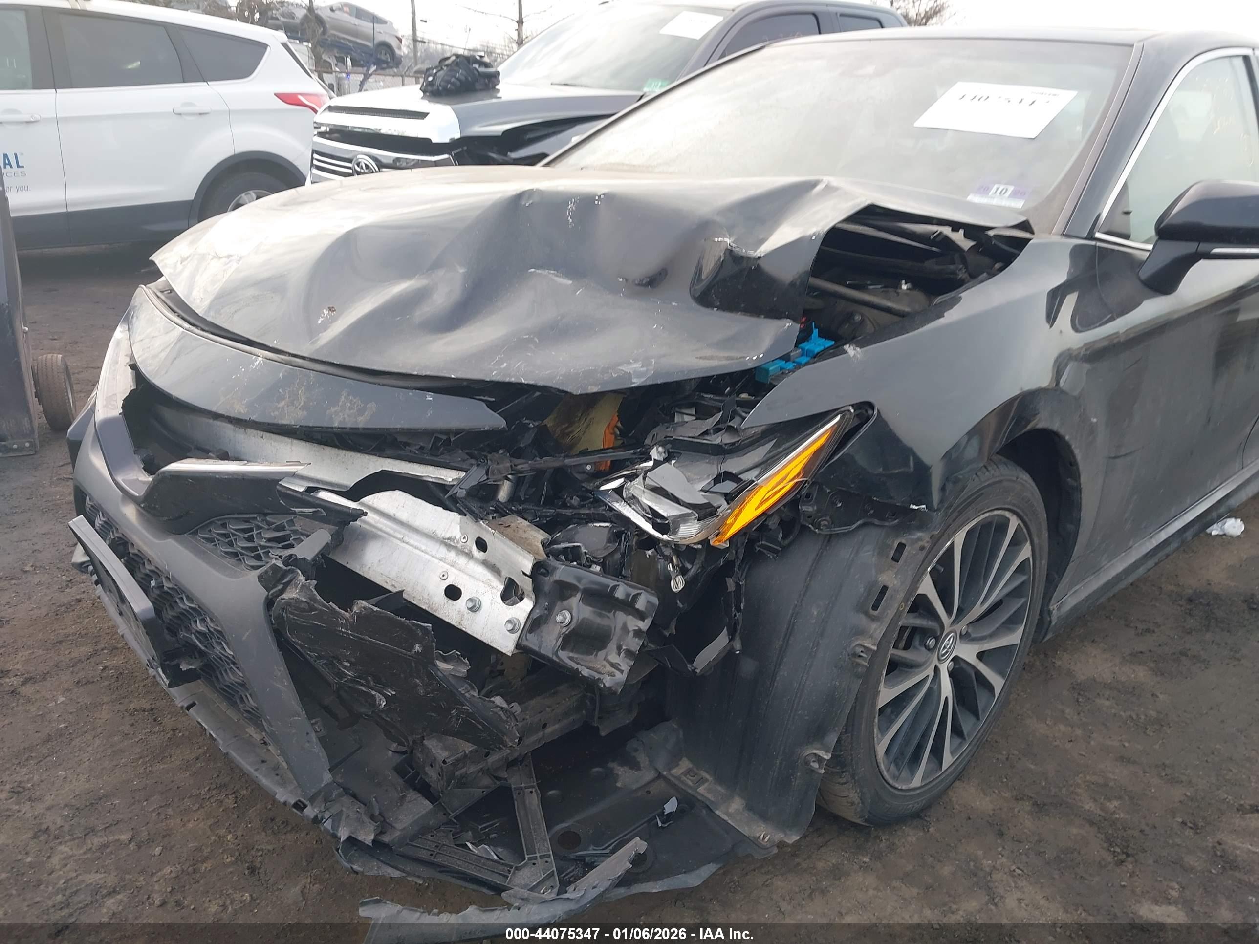TOYOTA CAMRY image 6