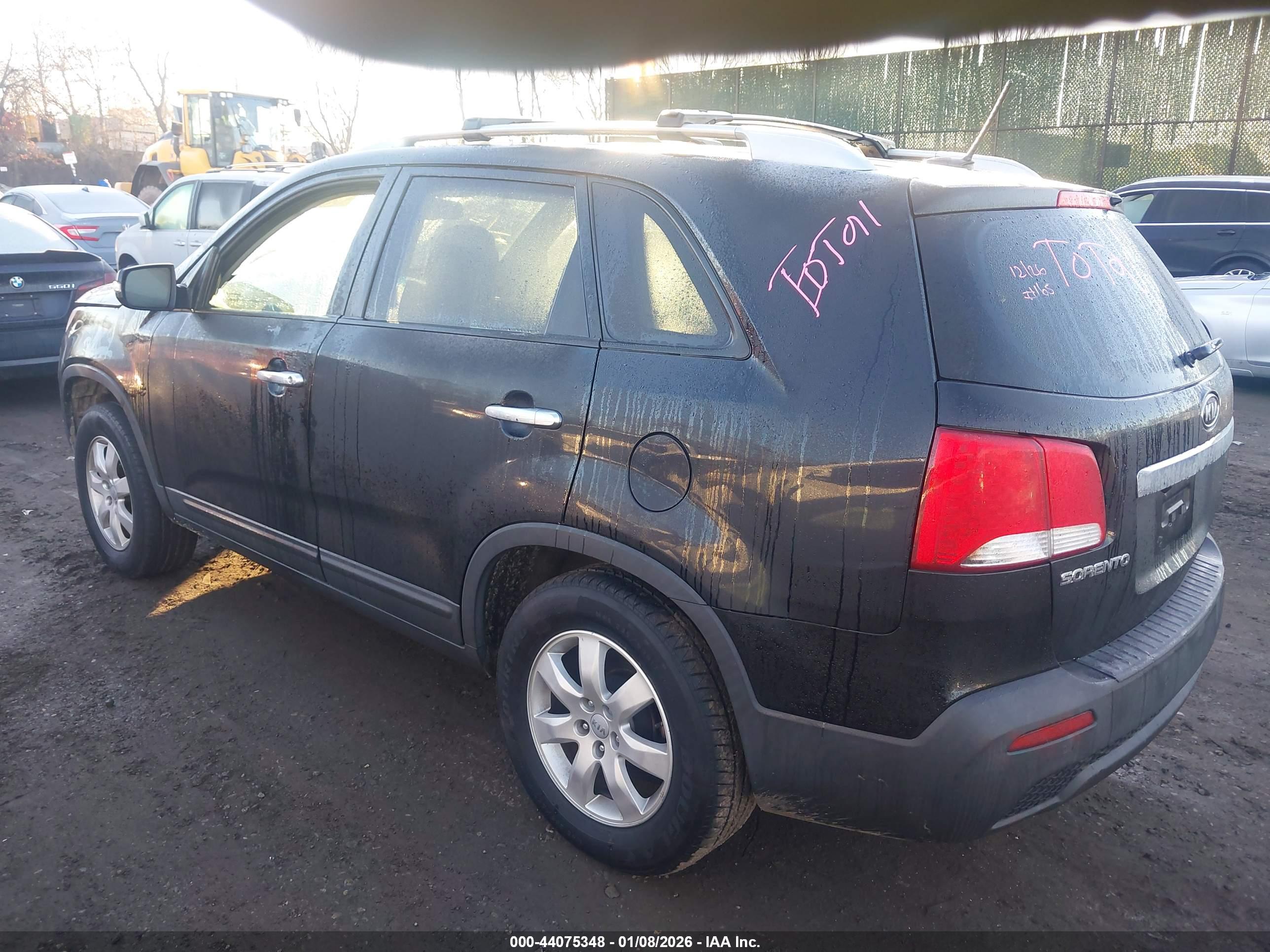 KIA SORENTO image 3