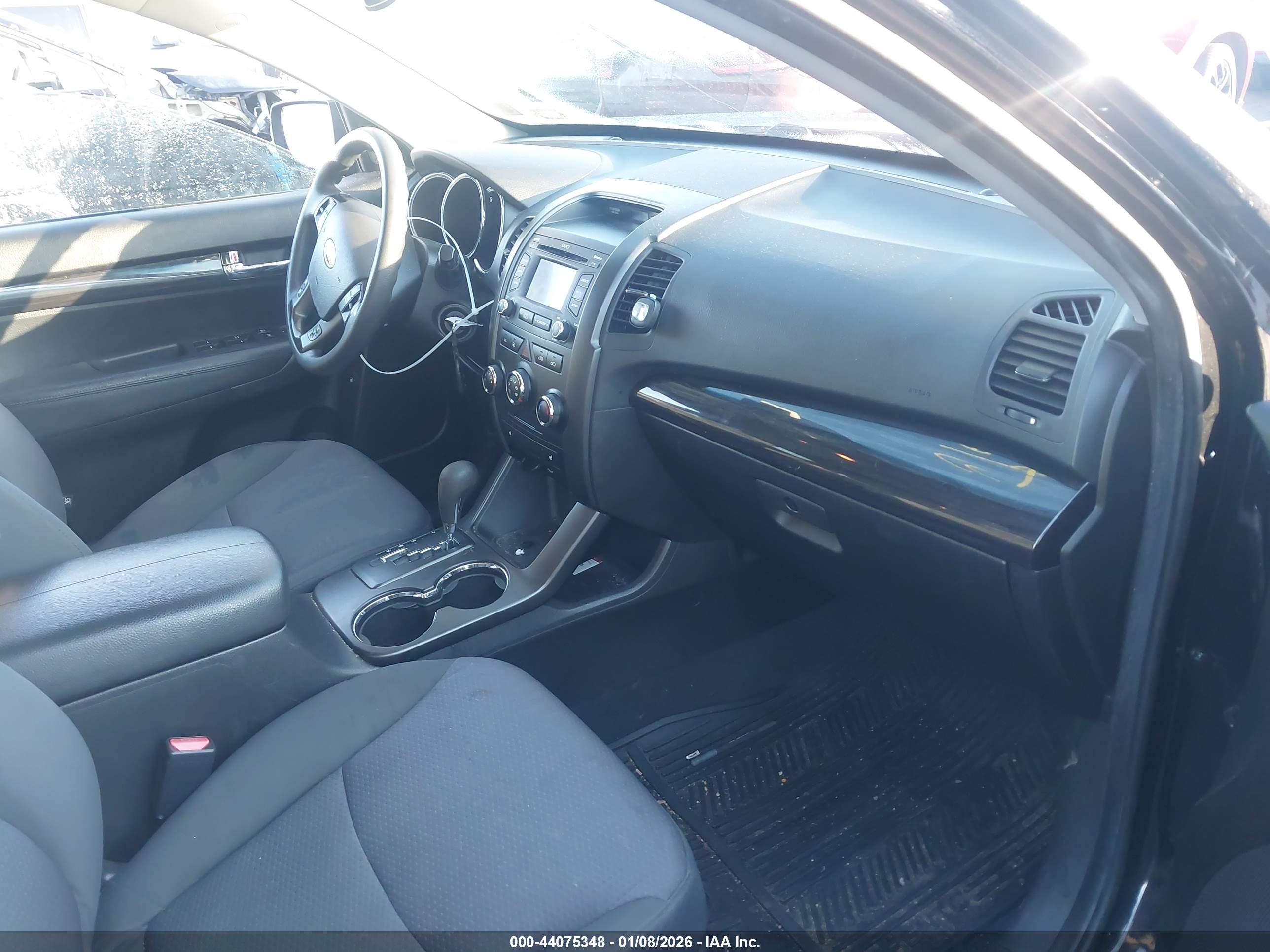 KIA SORENTO image 5