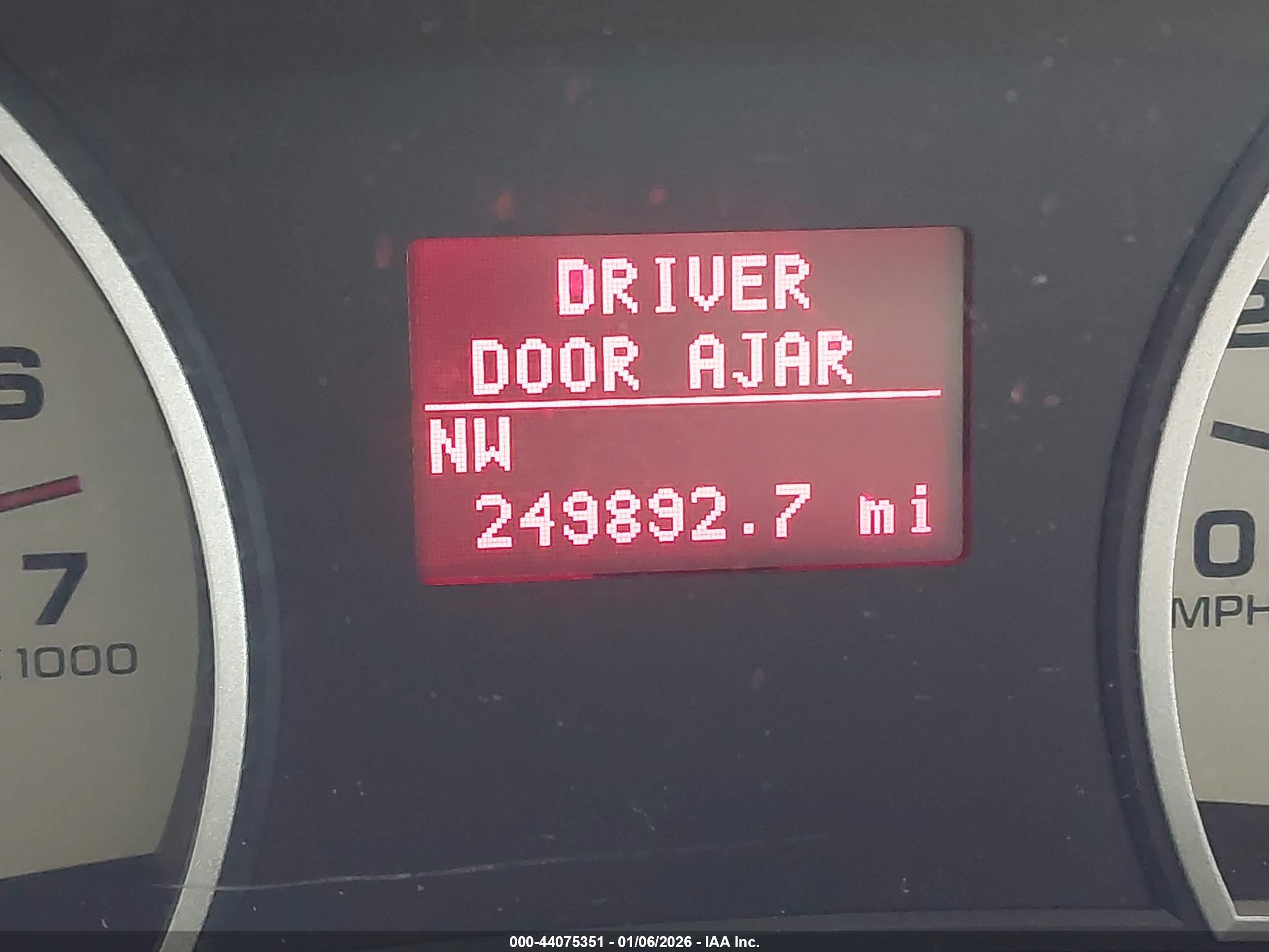 FORD EXPLORER image 7