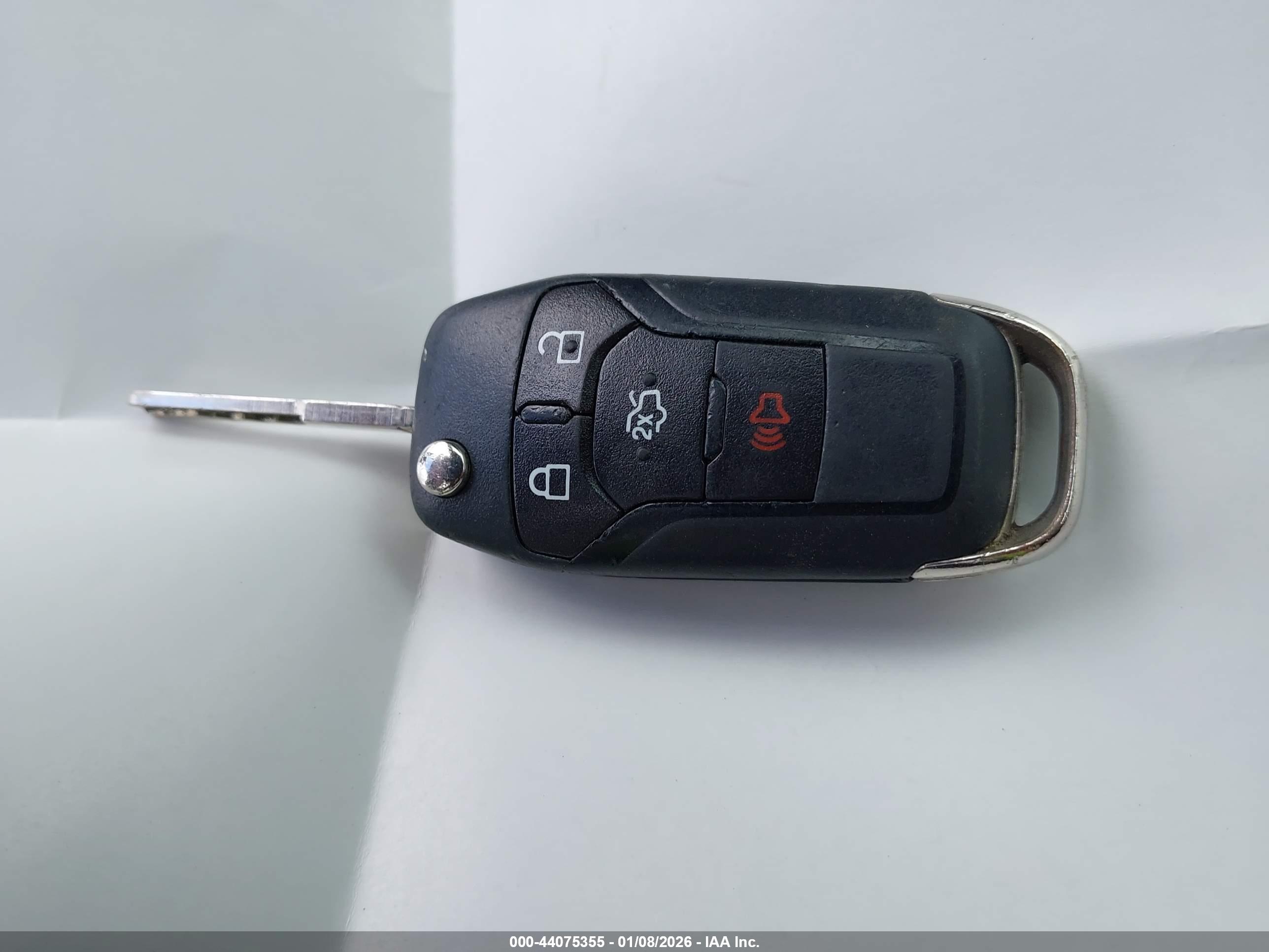 FORD FUSION image 11