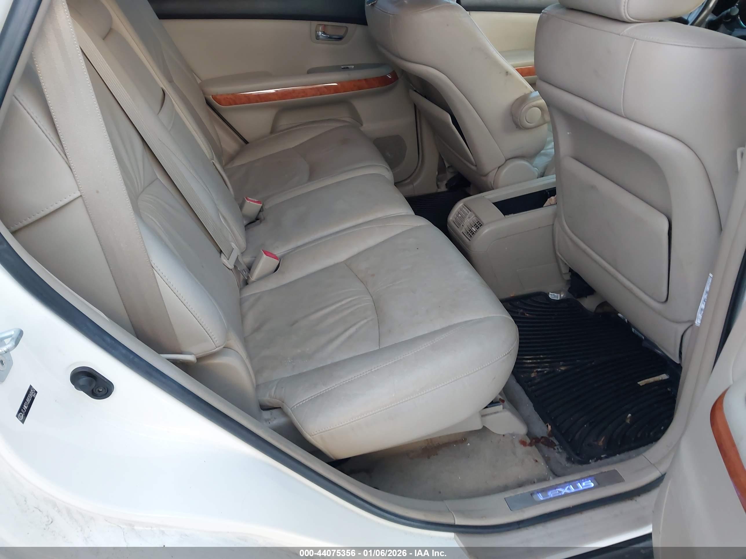 LEXUS RX image 8
