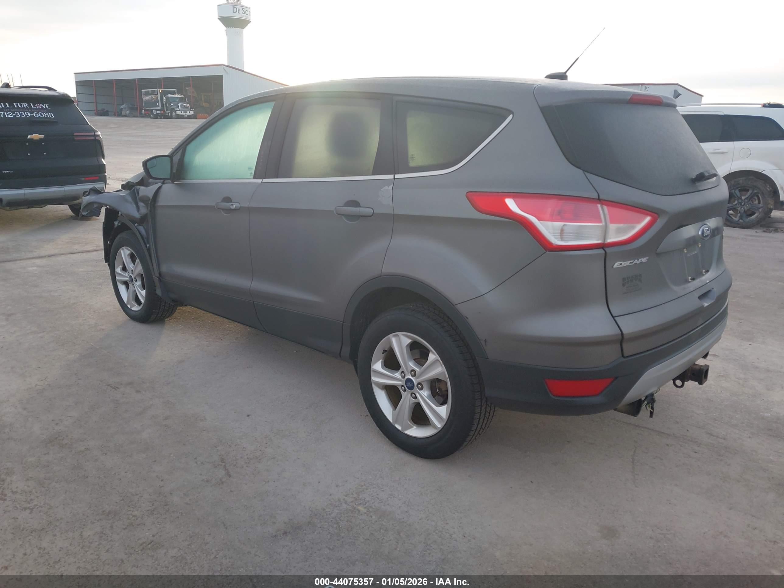 FORD ESCAPE image 3