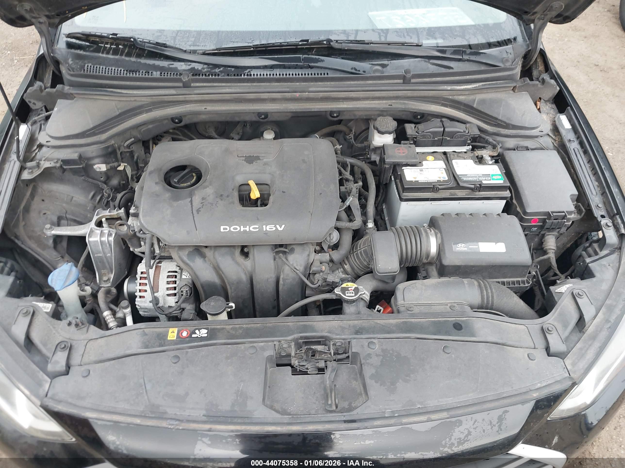 HYUNDAI ELANTRA image 10