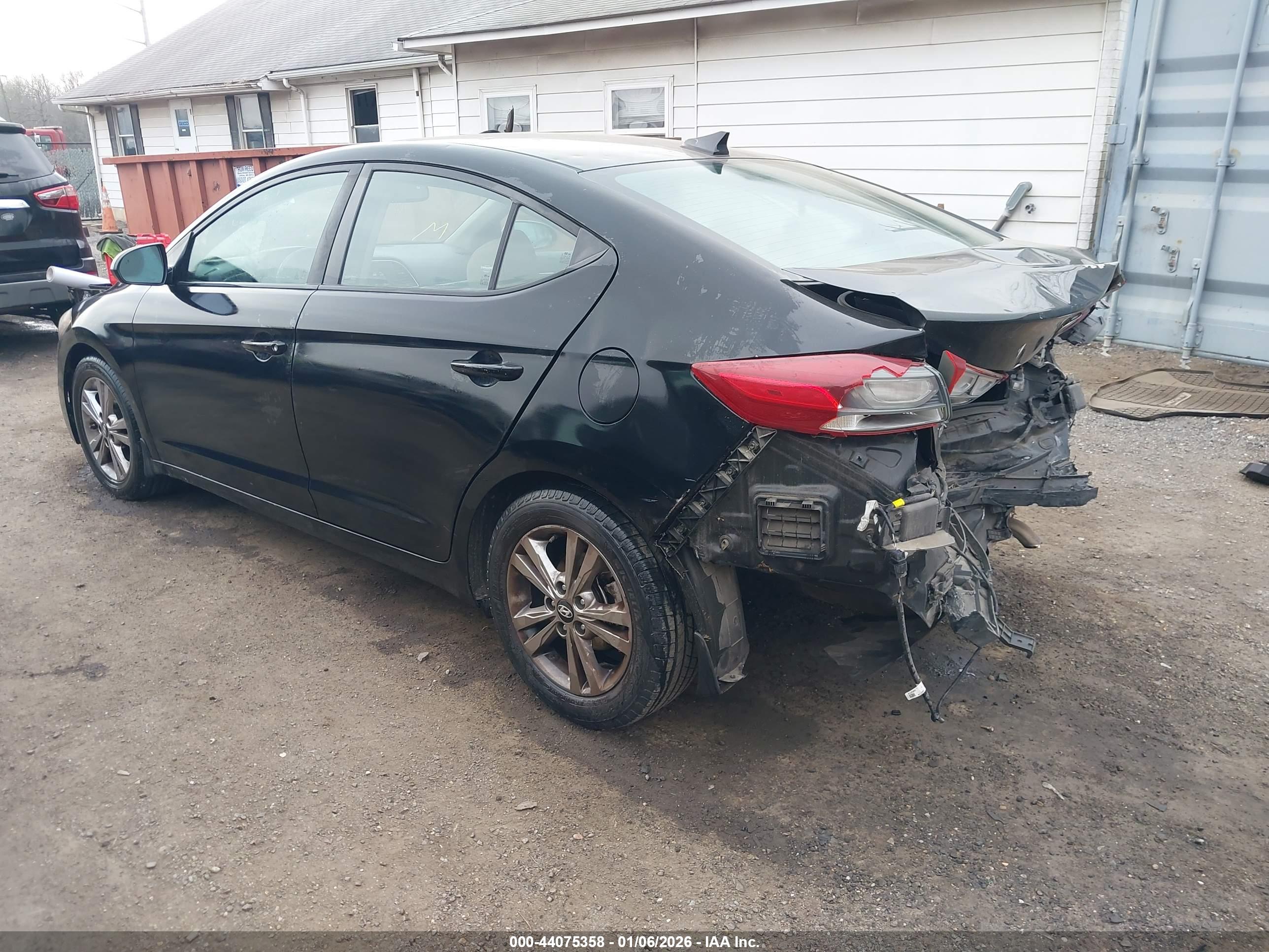 HYUNDAI ELANTRA image 3