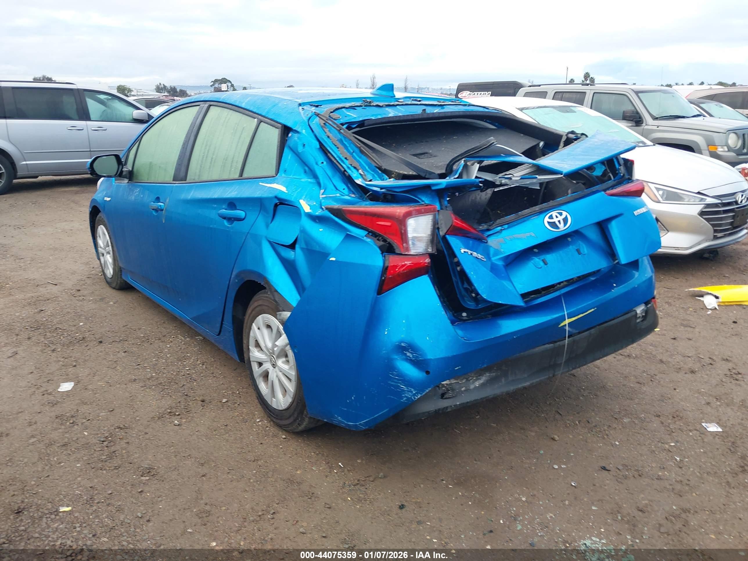 TOYOTA PRIUS image 3