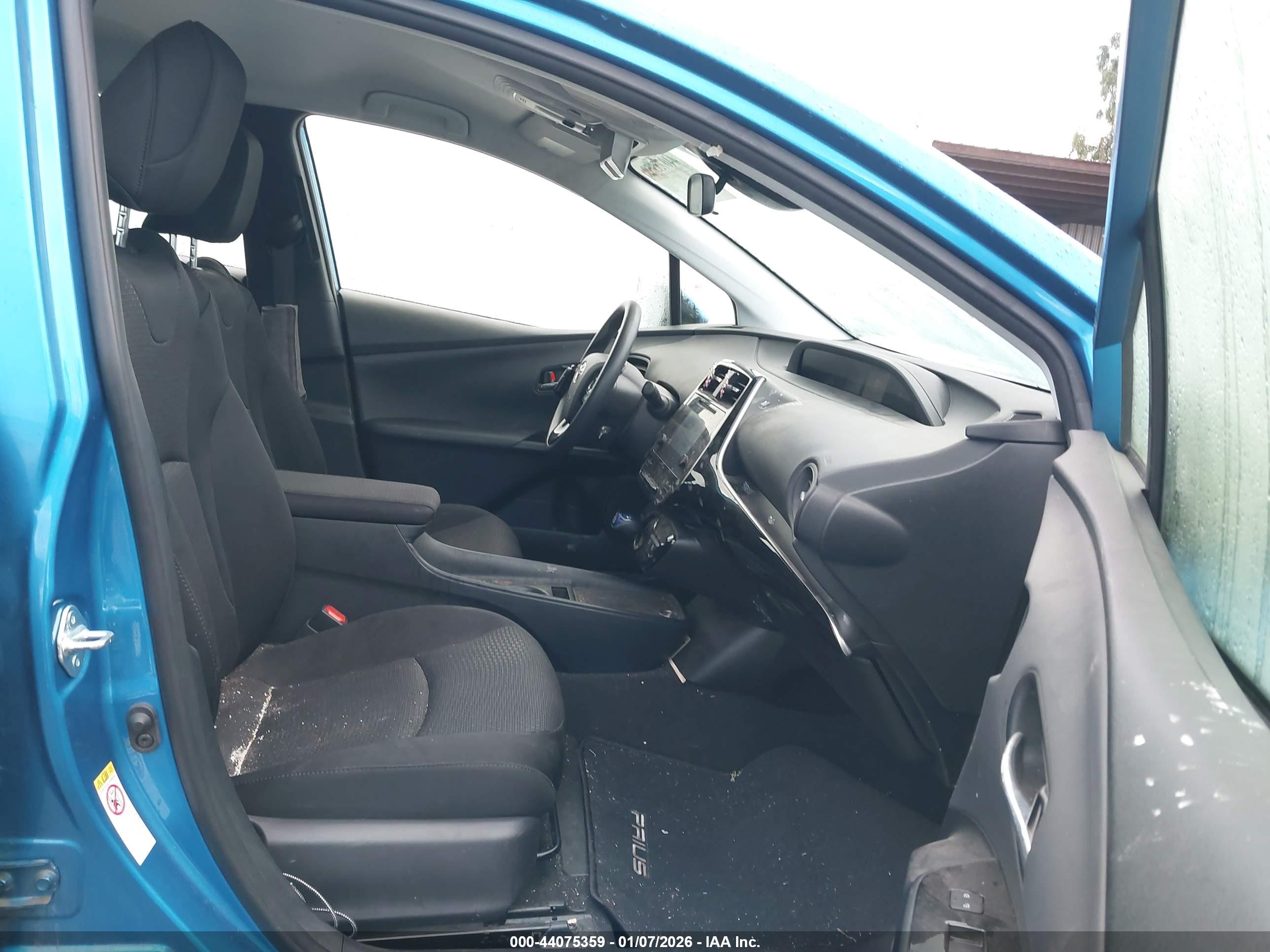 TOYOTA PRIUS image 5