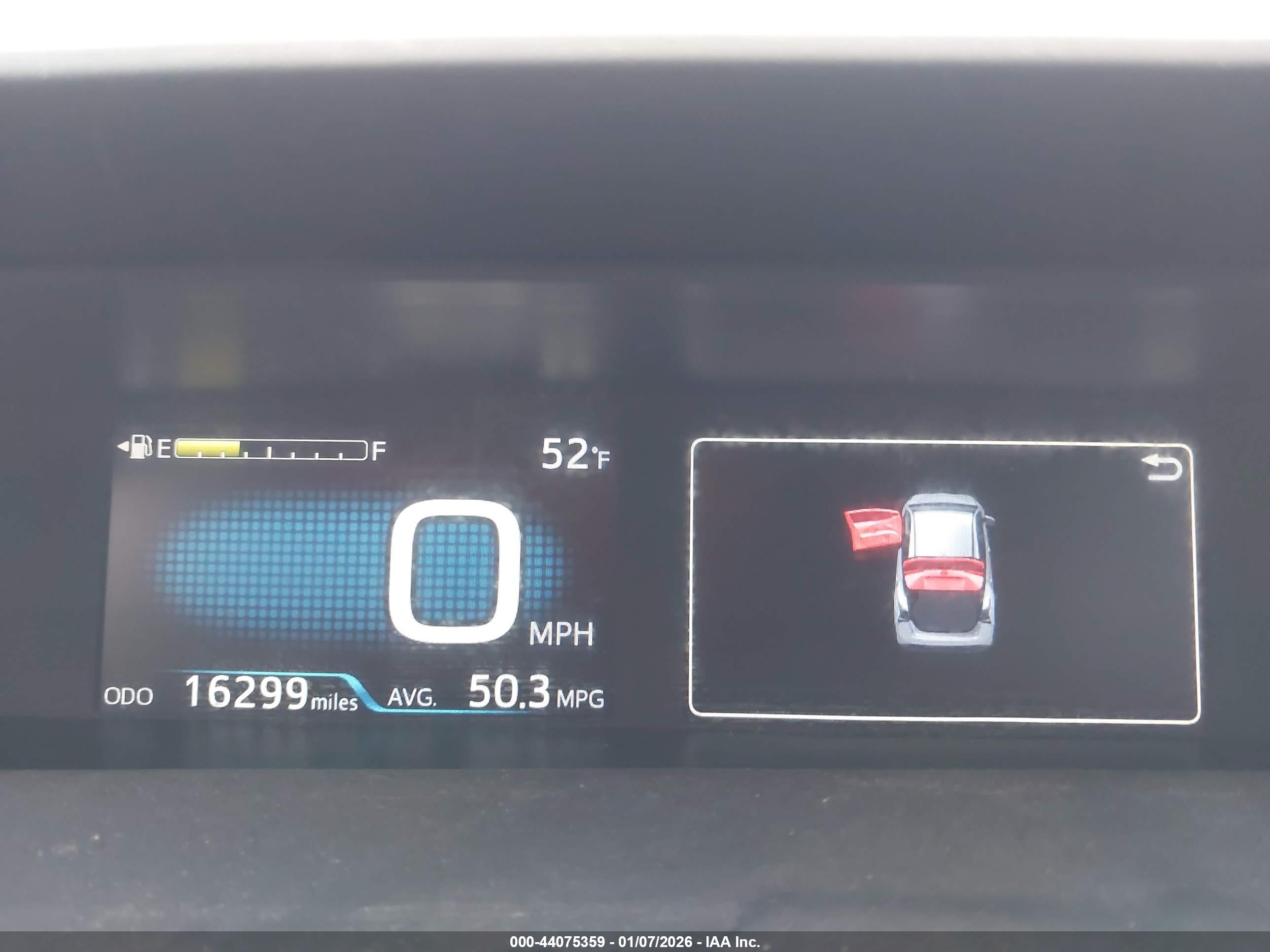 TOYOTA PRIUS image 7