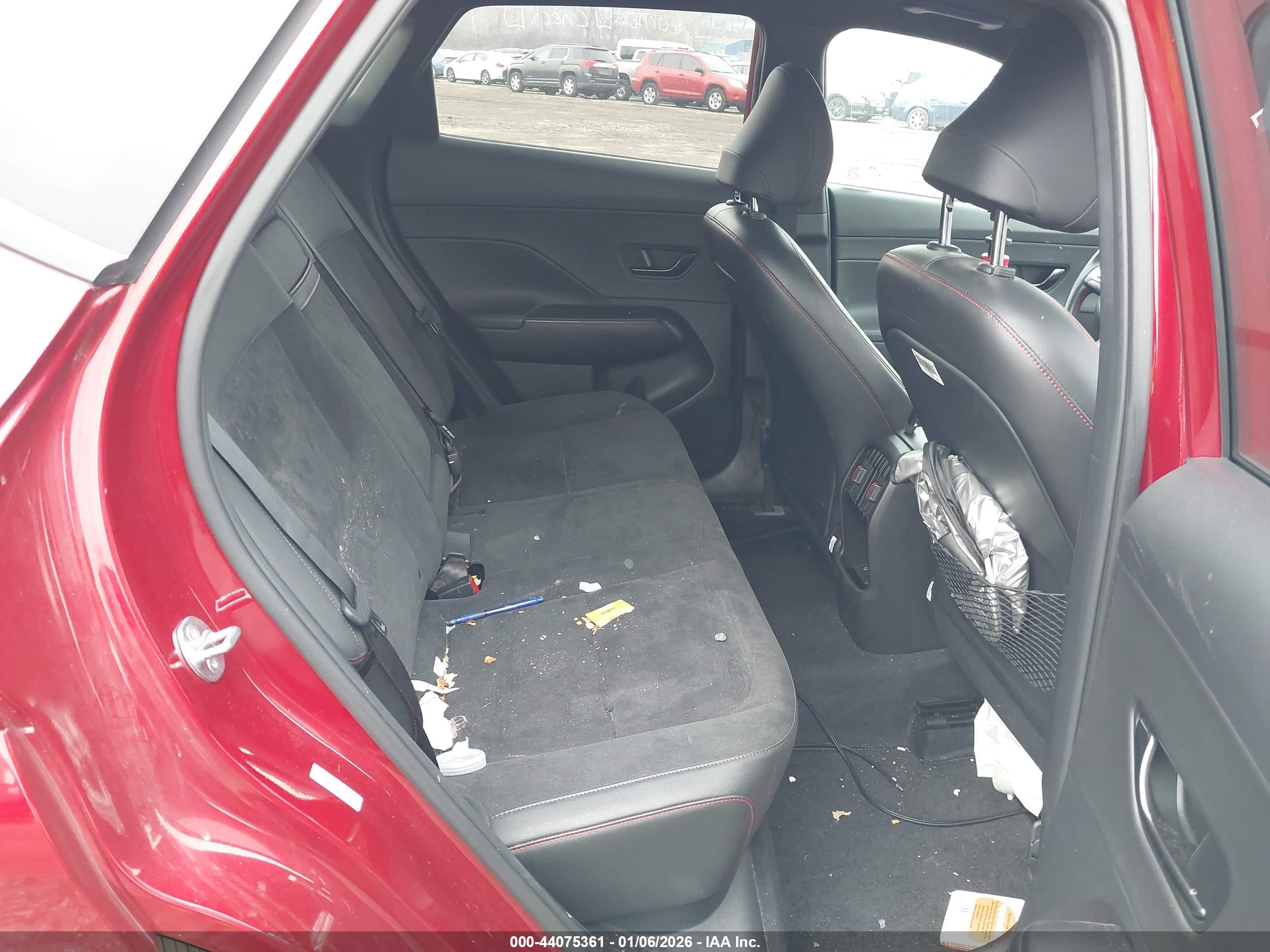 HYUNDAI KONA image 8
