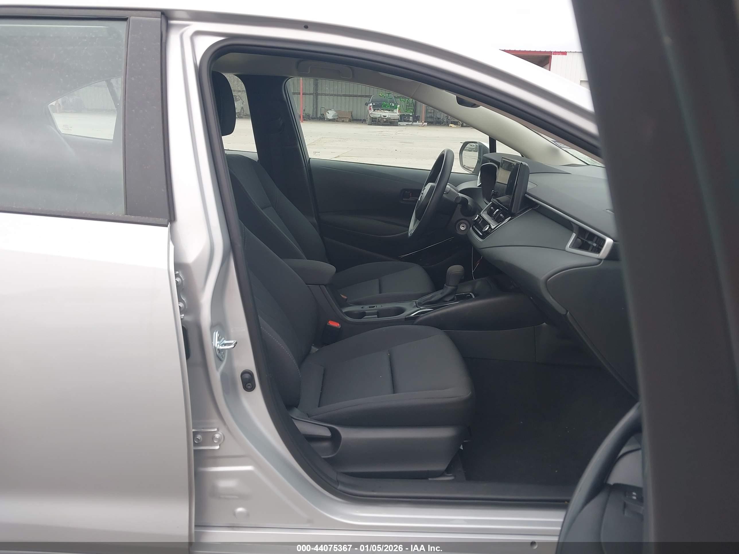 TOYOTA COROLLA image 5