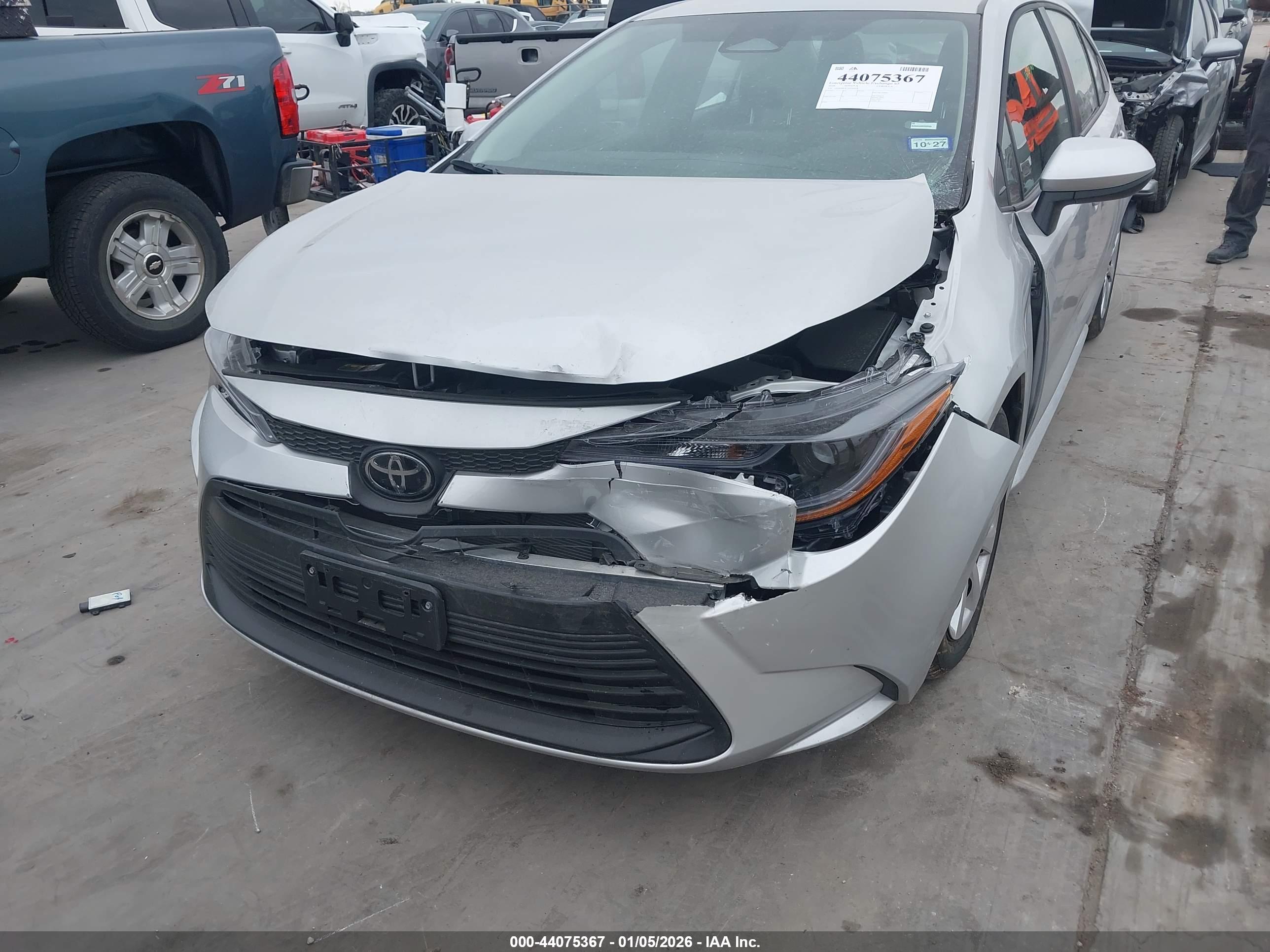 TOYOTA COROLLA image 6