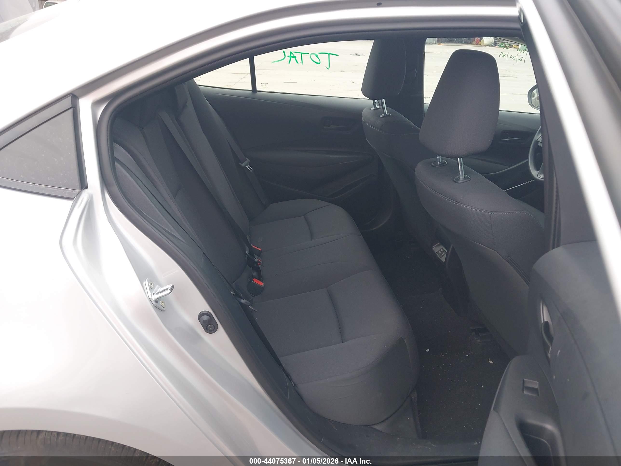 TOYOTA COROLLA image 8