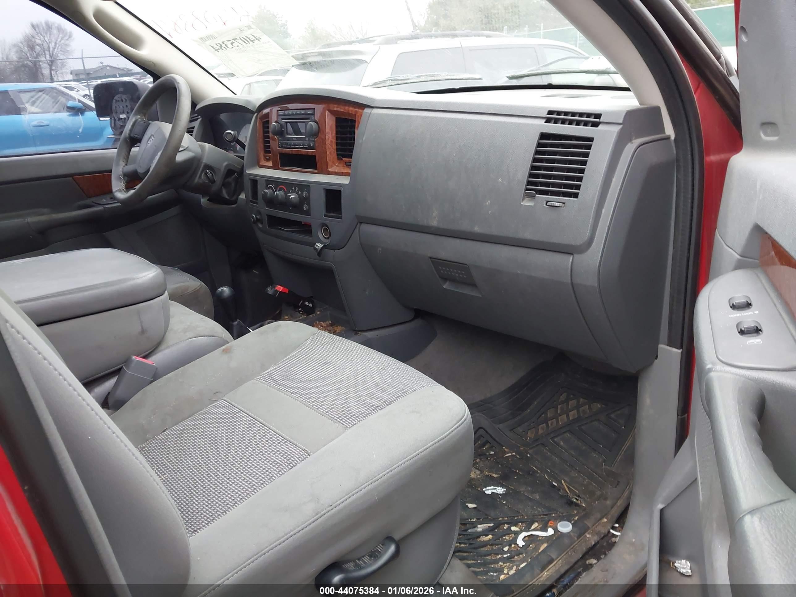 DODGE RAM image 5