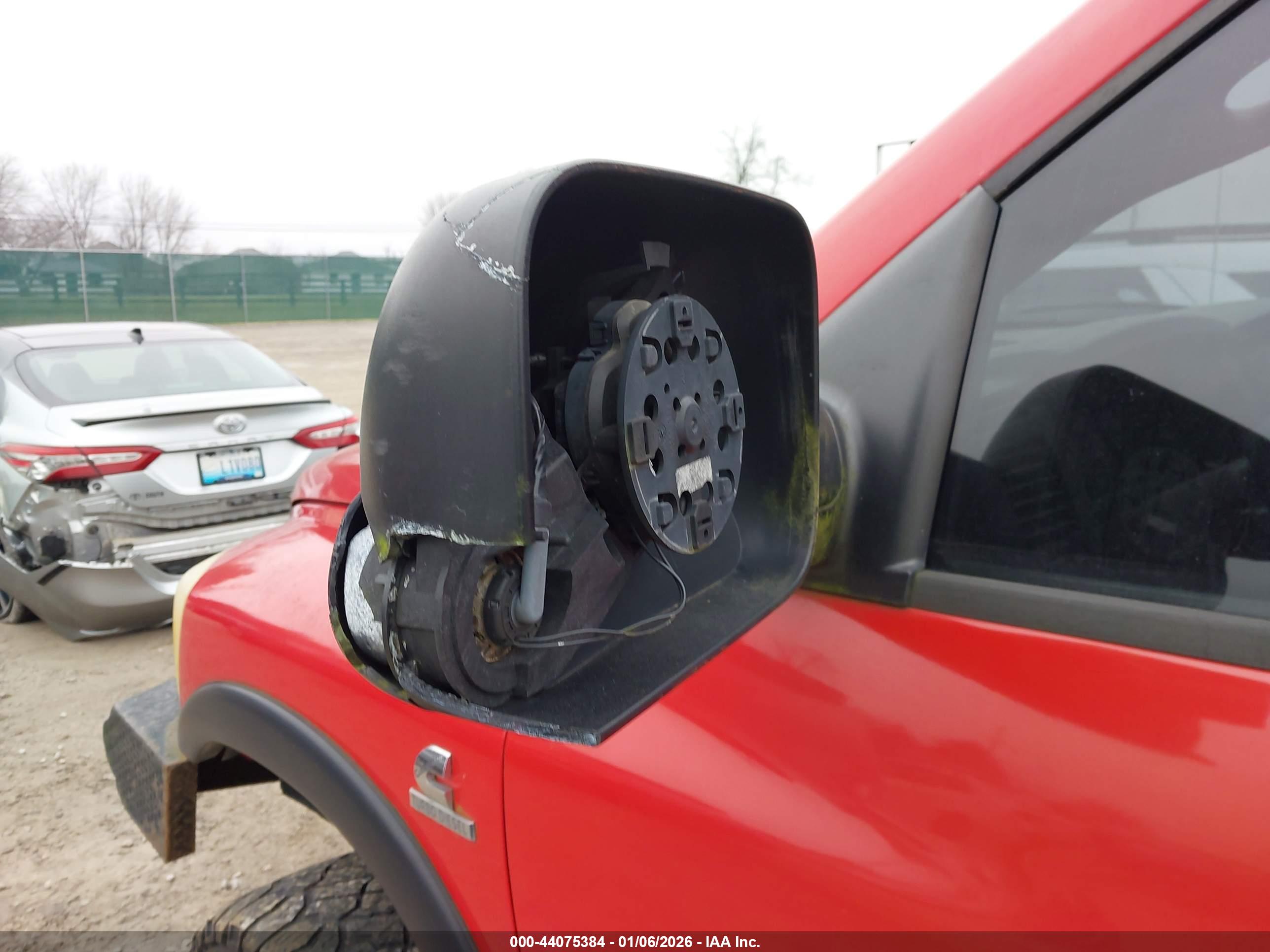 DODGE RAM image 6
