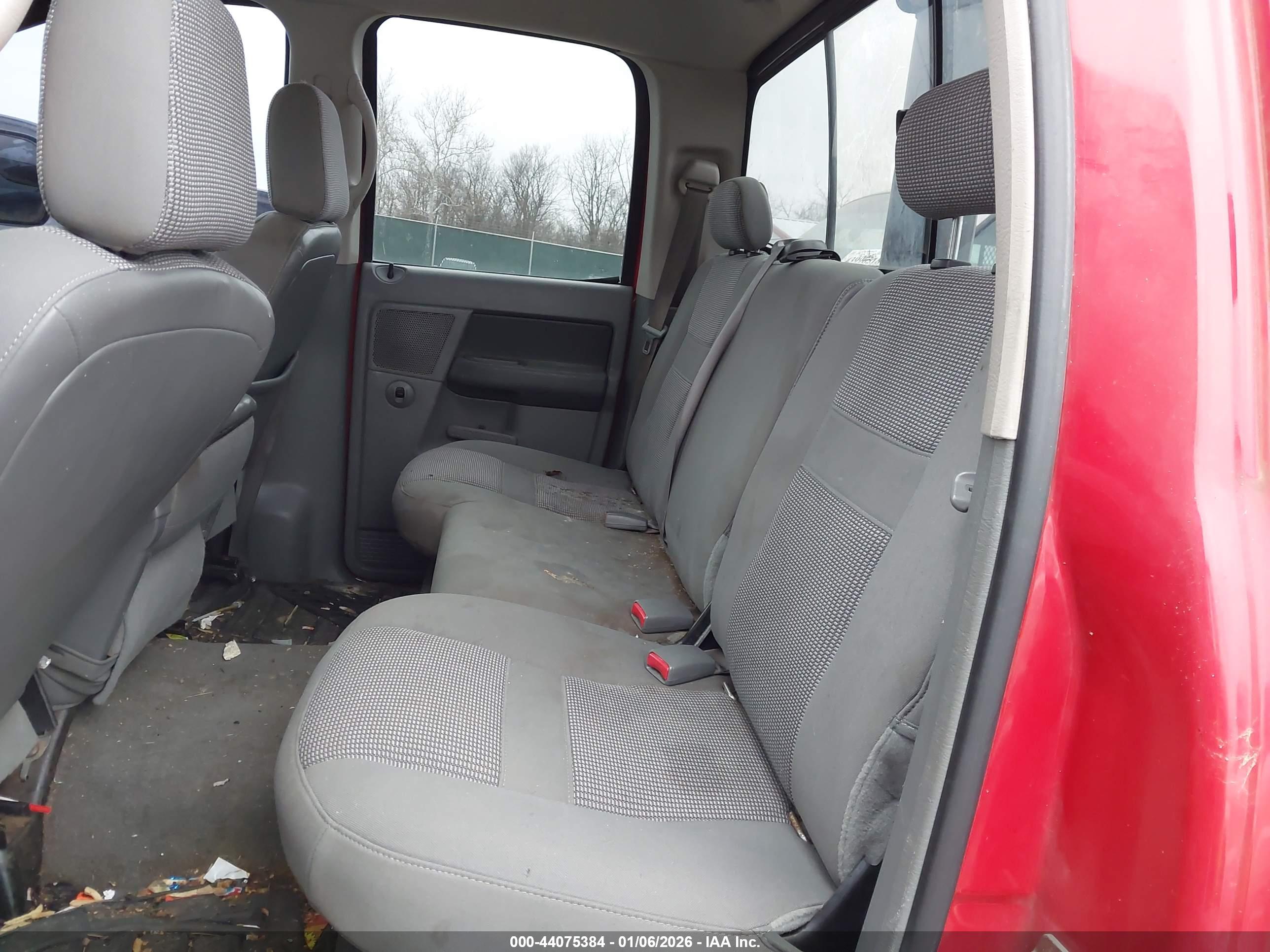 DODGE RAM image 8