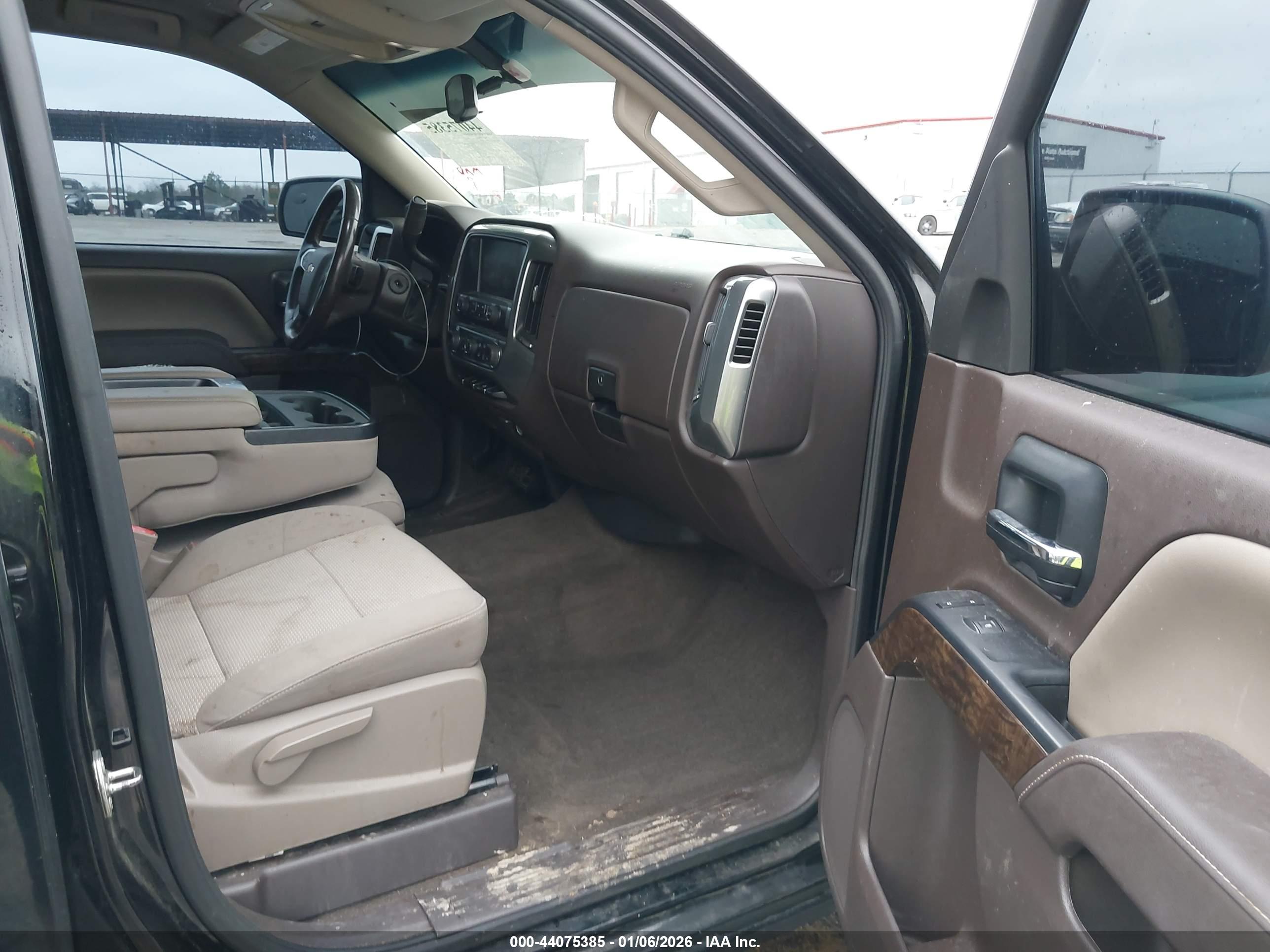 CHEVROLET SILVERADO image 5