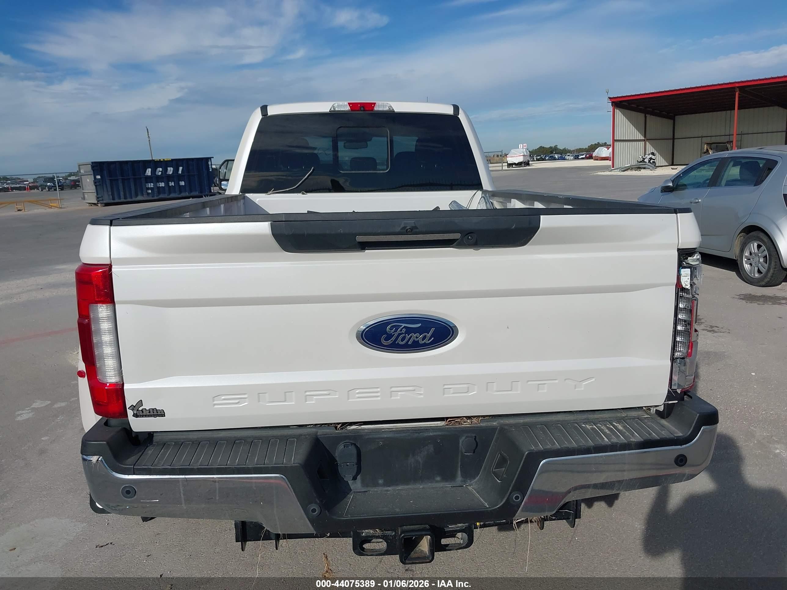 FORD F-350 image 7