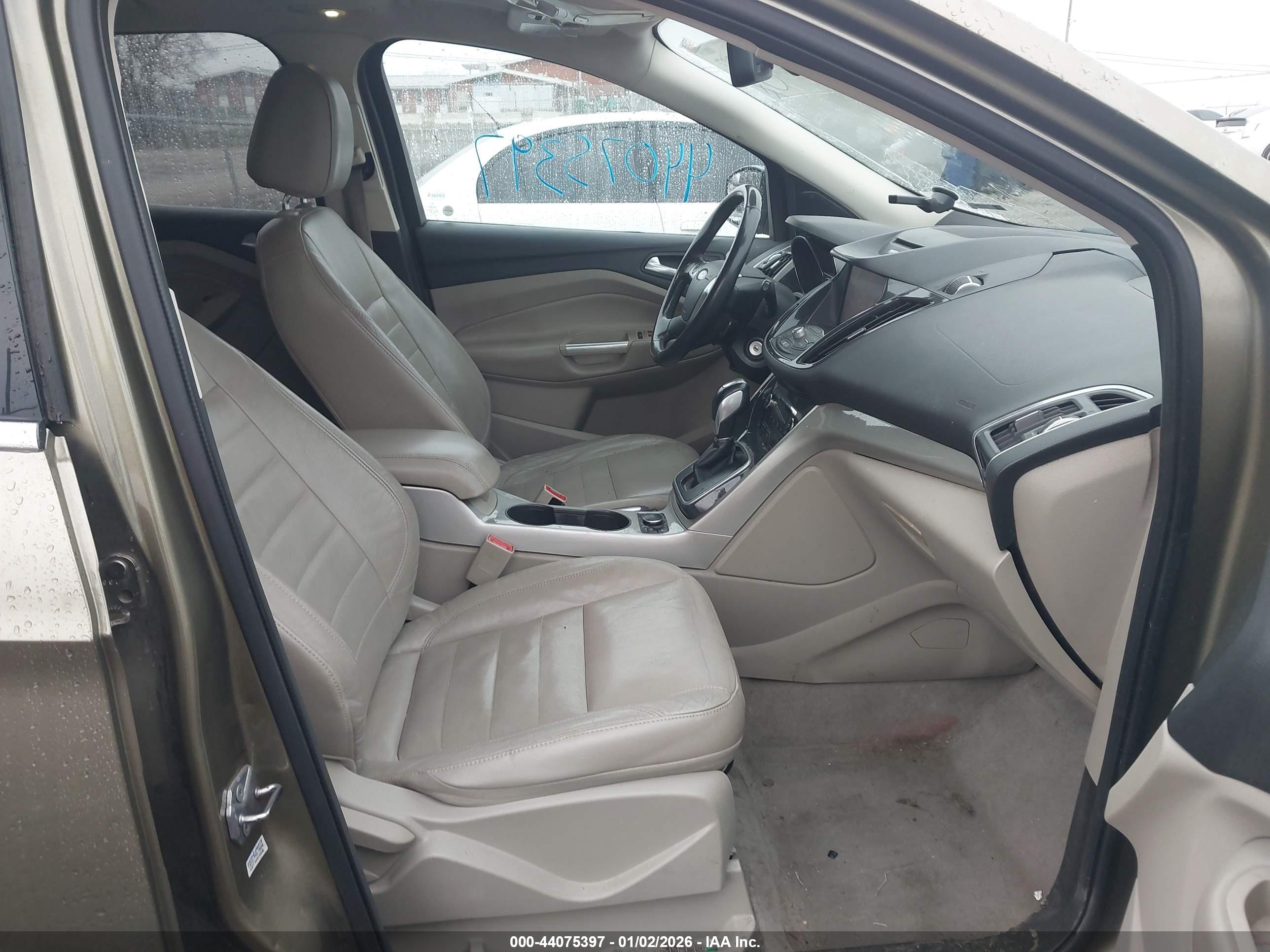 FORD ESCAPE image 5