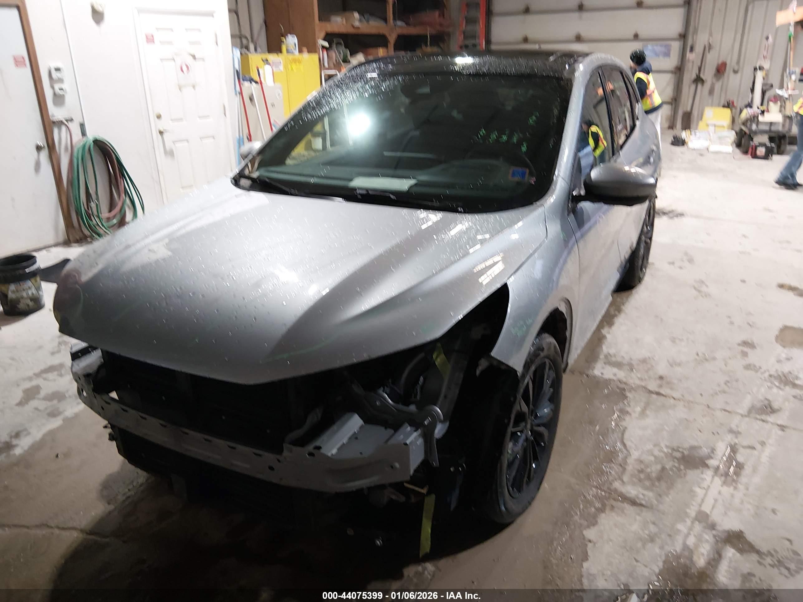 FORD ESCAPE image 2