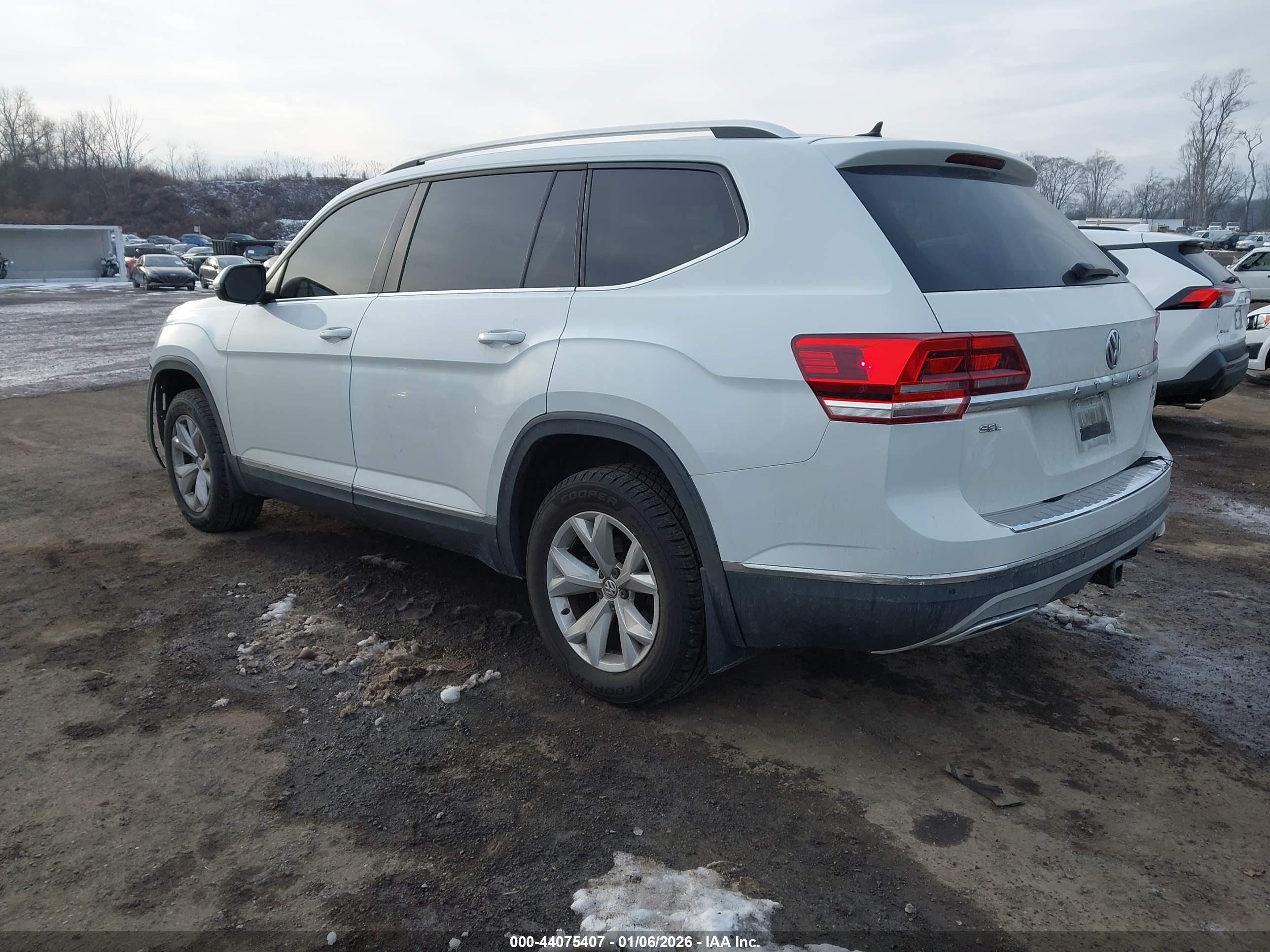 VOLKSWAGEN ATLAS image 3