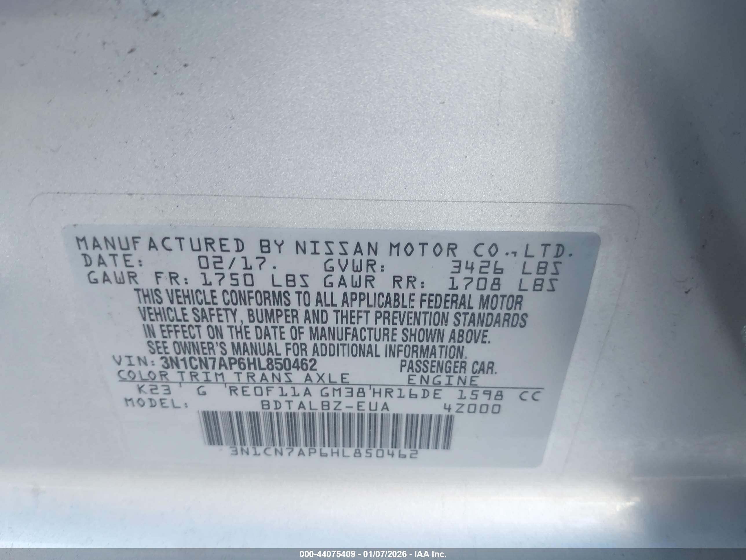 NISSAN VERSA image 9