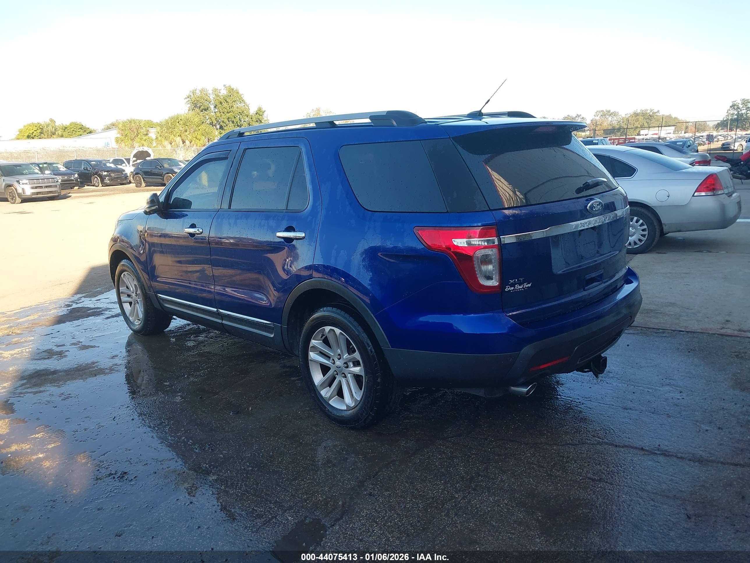 FORD EXPLORER image 3