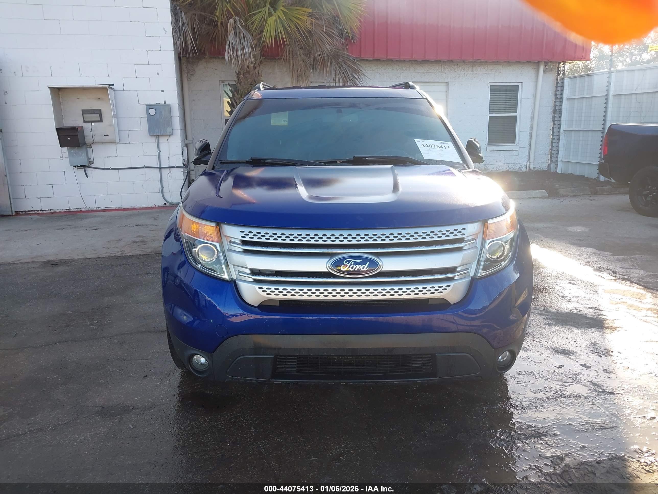 FORD EXPLORER image 6