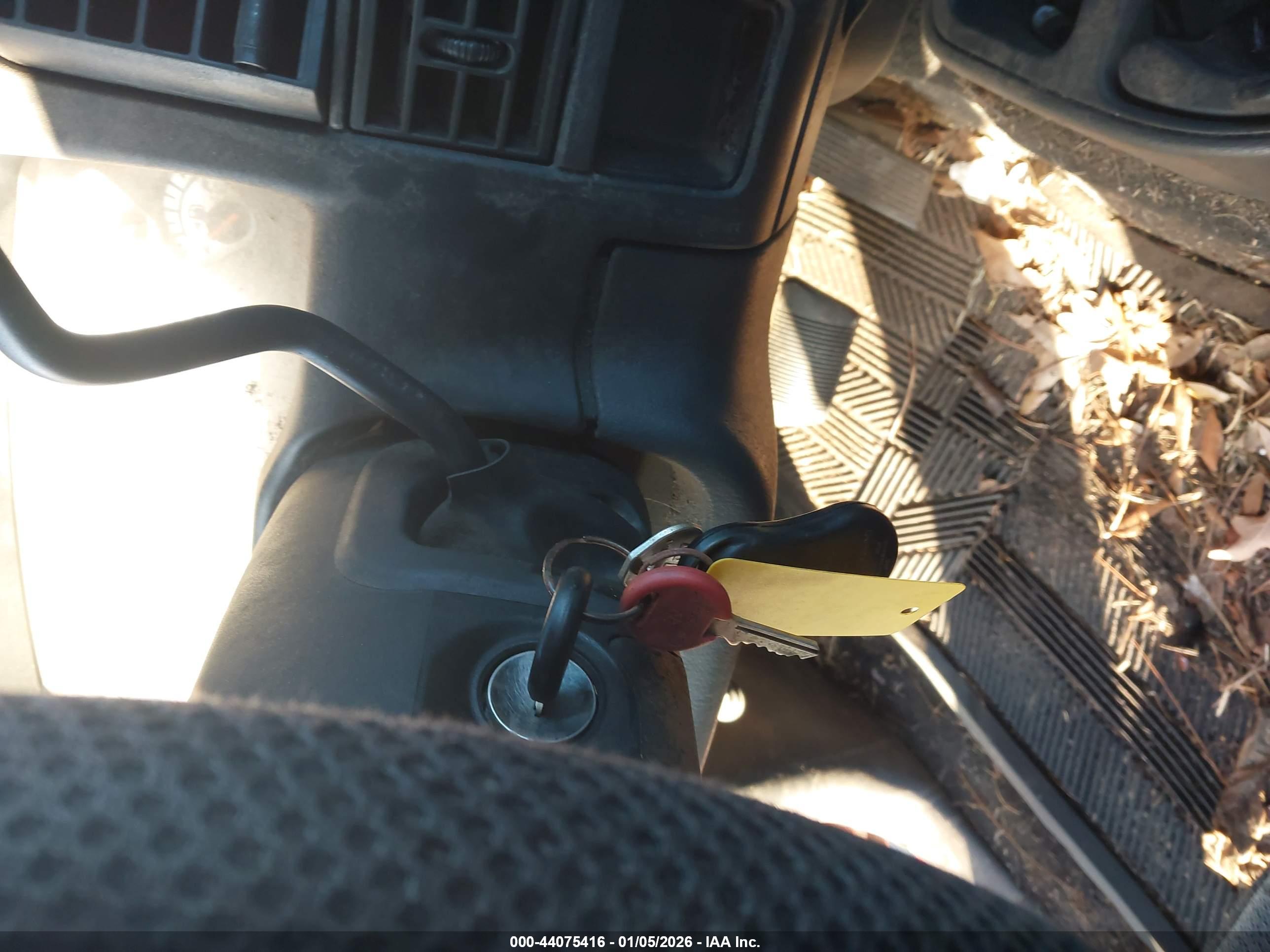 DODGE DAKOTA image 11