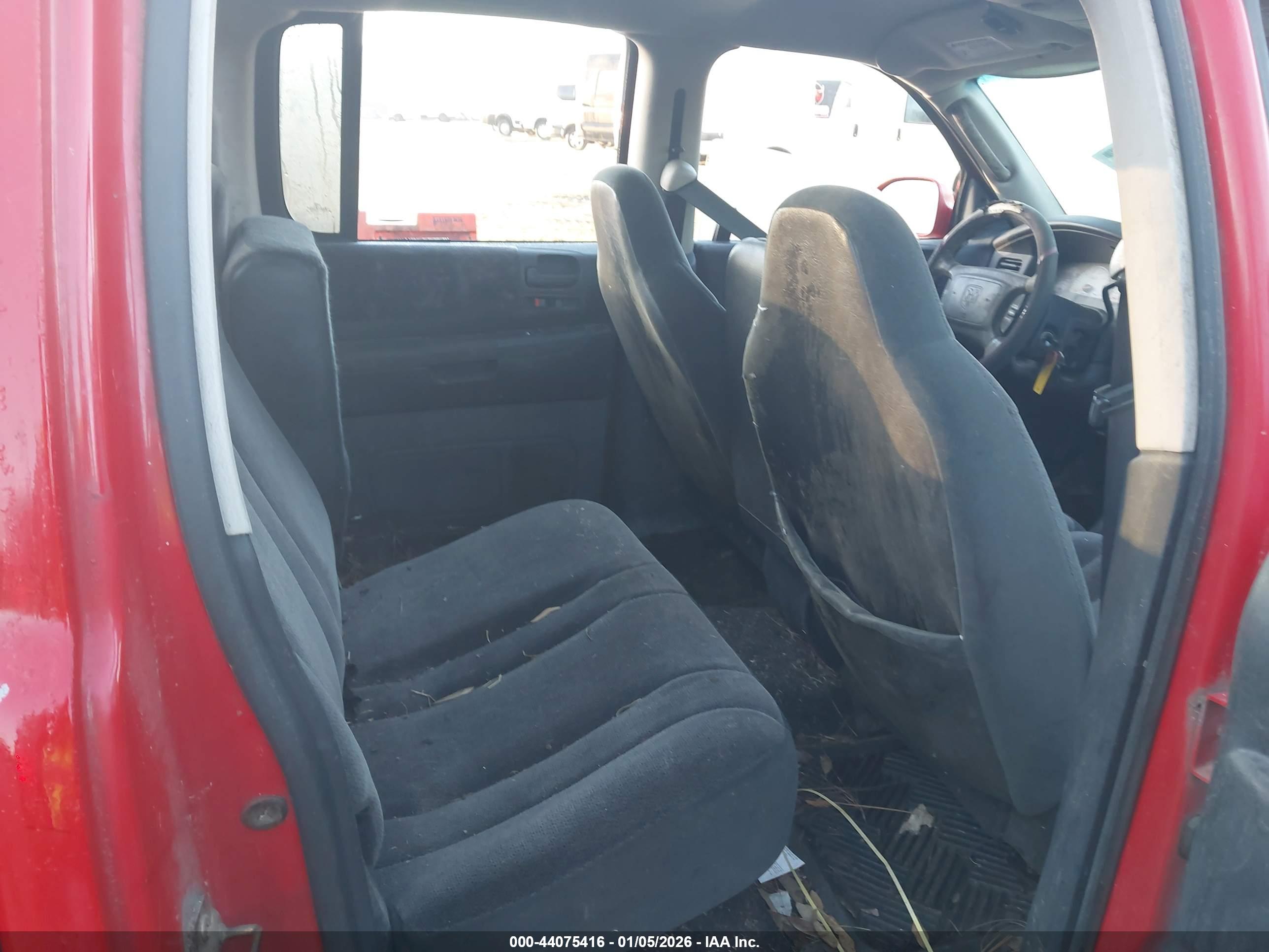 DODGE DAKOTA image 8