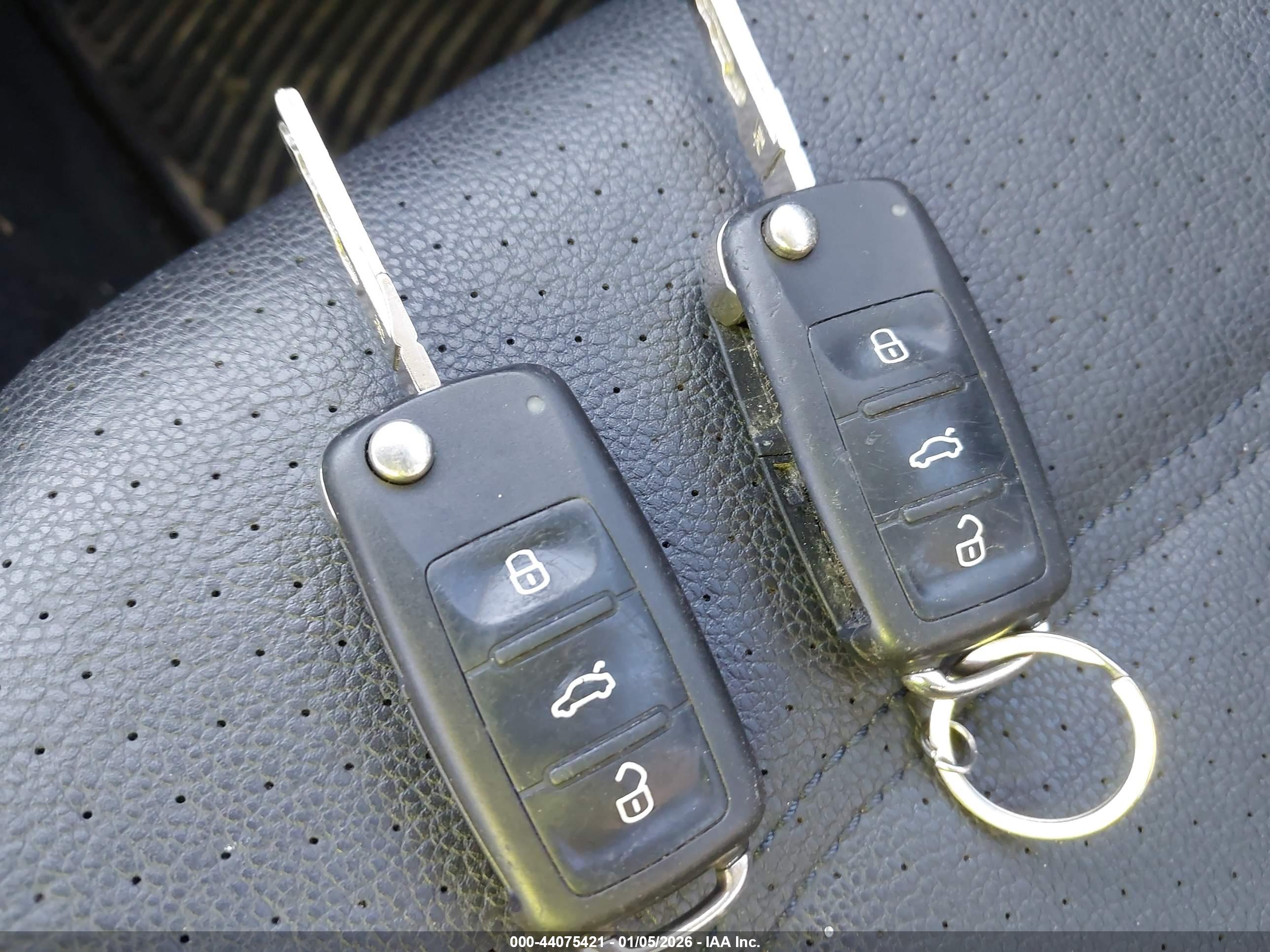 VOLKSWAGEN PASSAT image 11