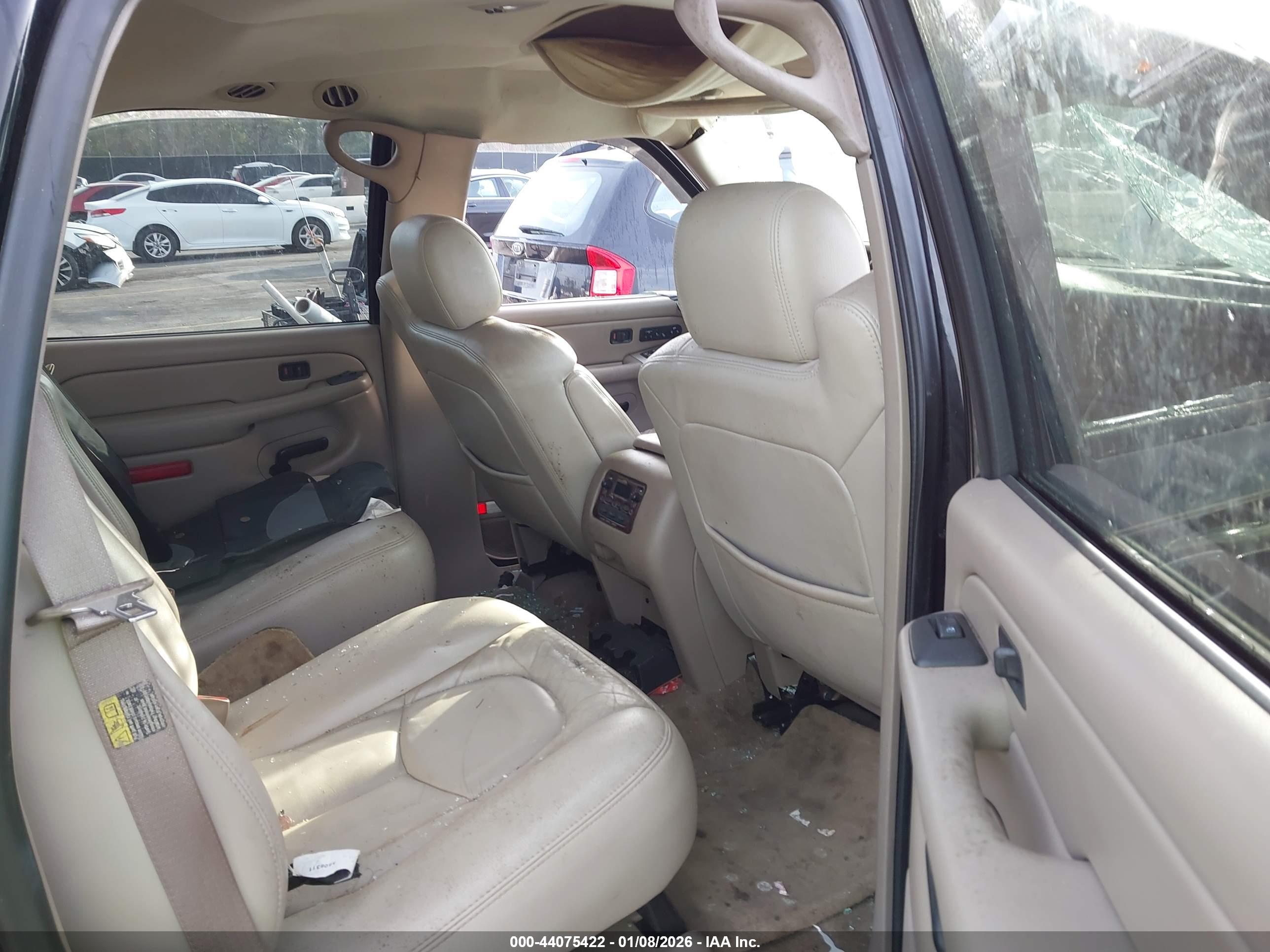 CHEVROLET TAHOE image 8