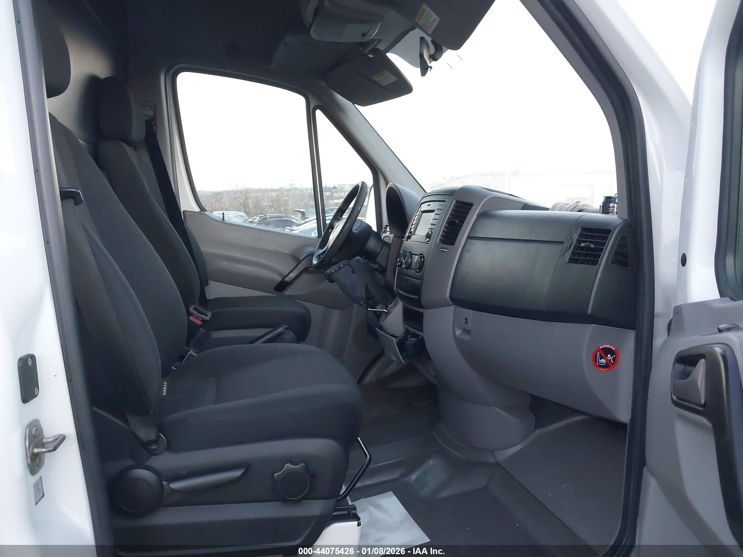 MERCEDES-BENZ SPRINTER image 5