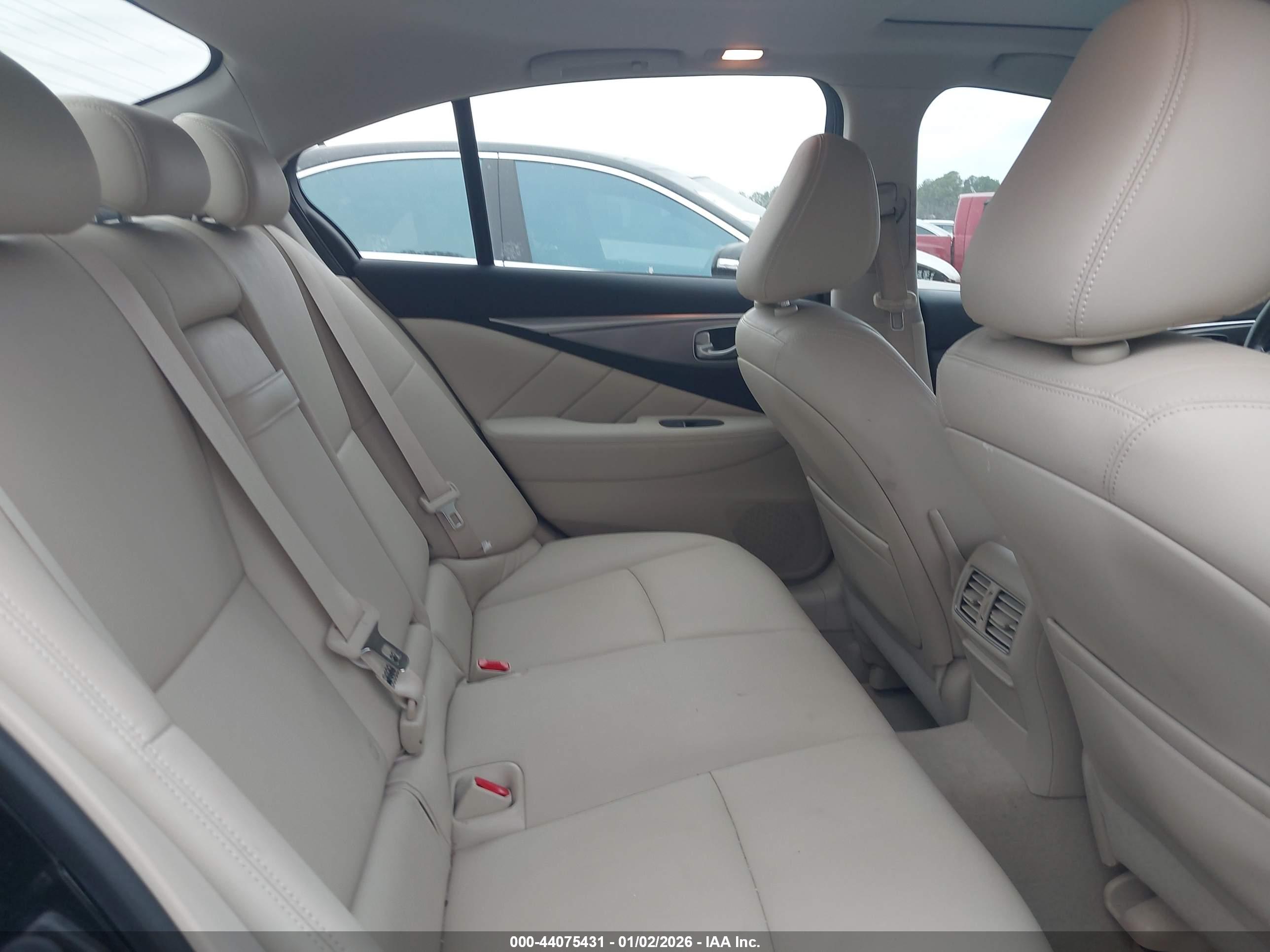 INFINITI Q50 image 8