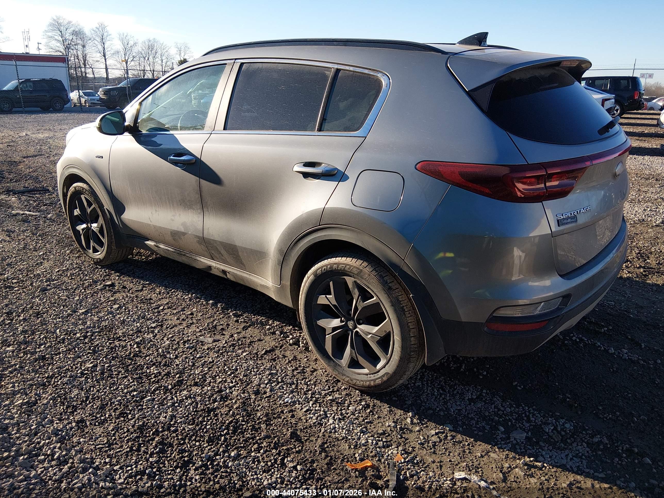 KIA SPORTAGE image 3