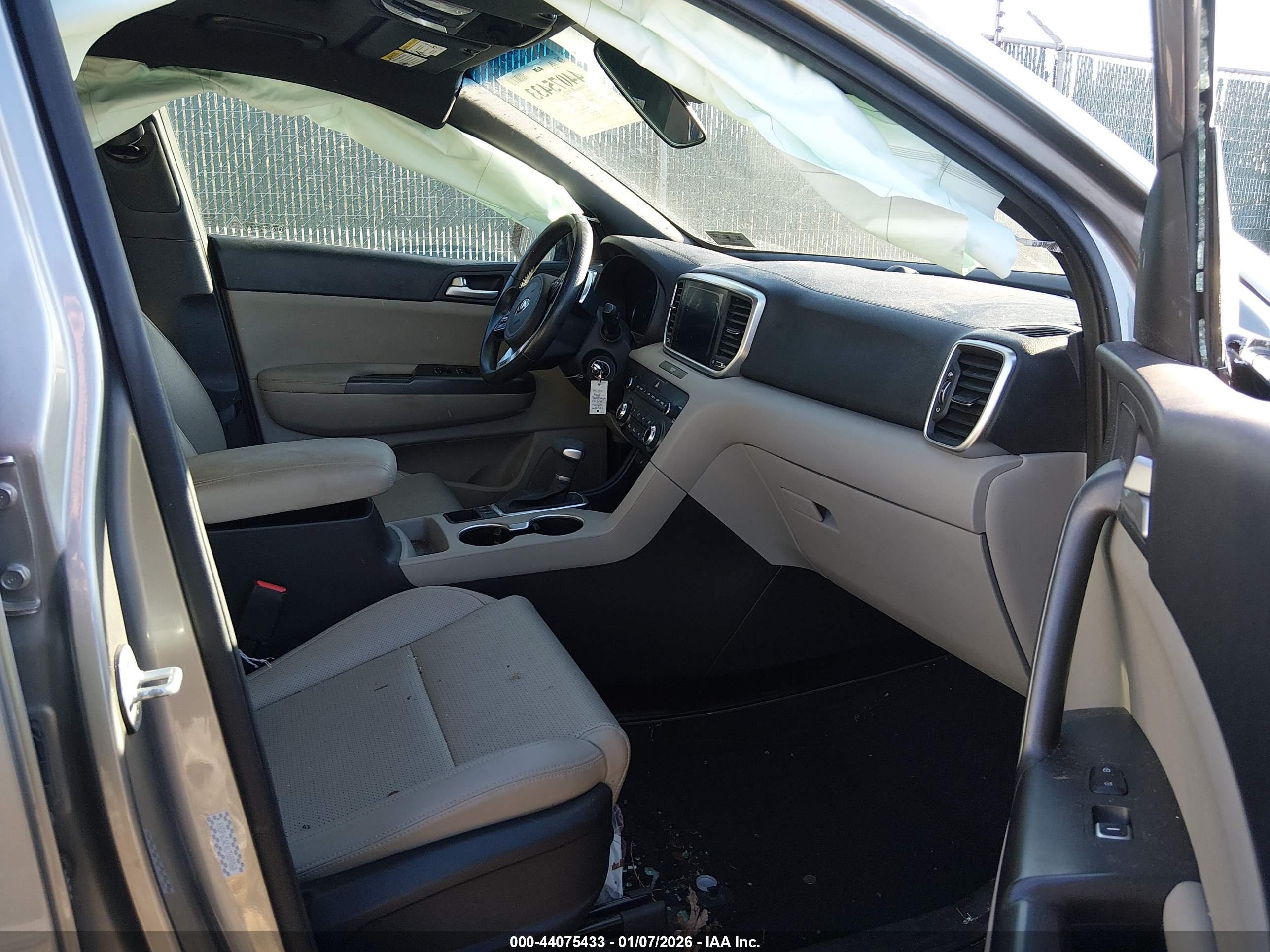 KIA SPORTAGE image 5