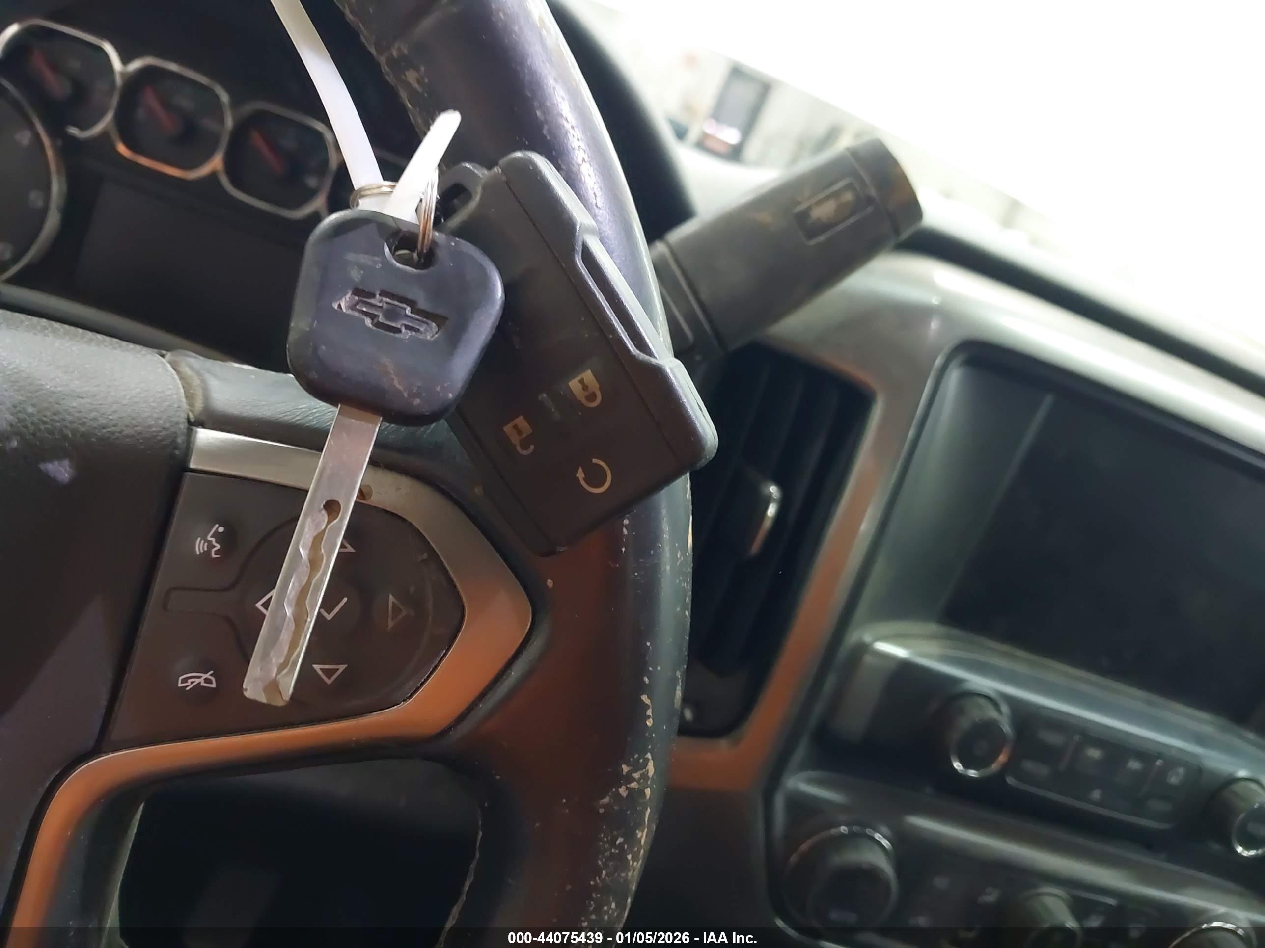 CHEVROLET SILVERADO image 11