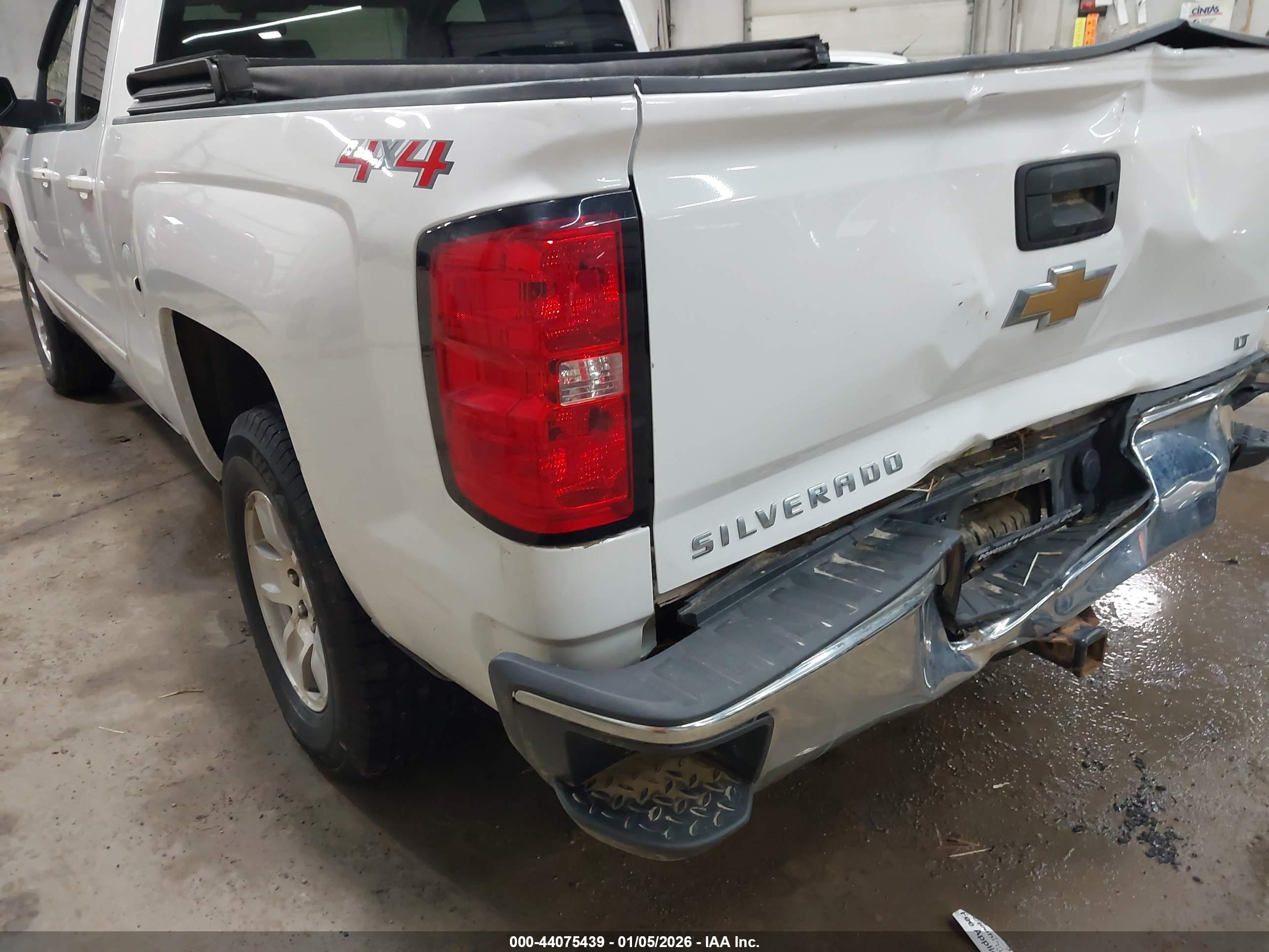 CHEVROLET SILVERADO image 6