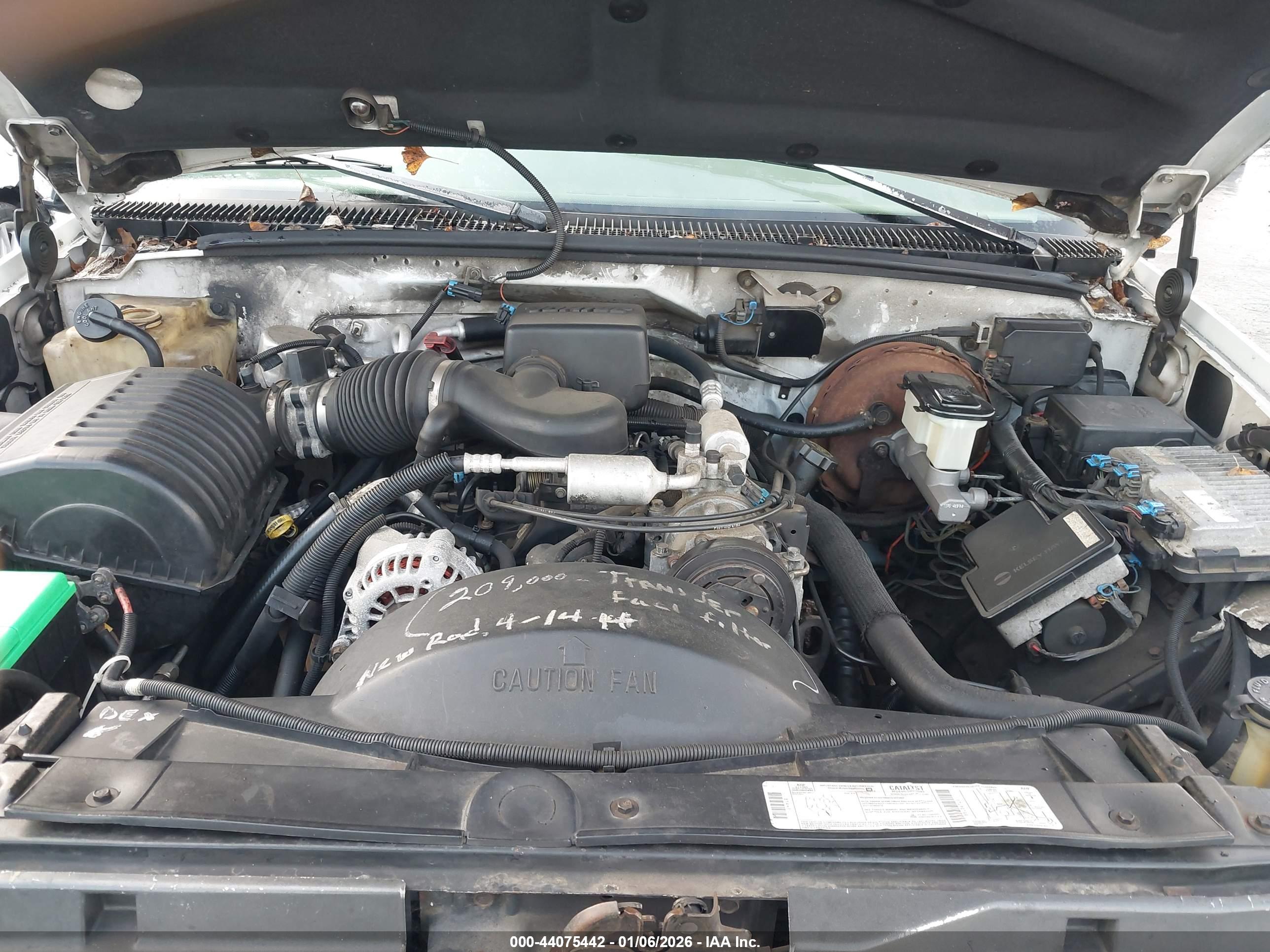 CHEVROLET SUBURBAN image 10