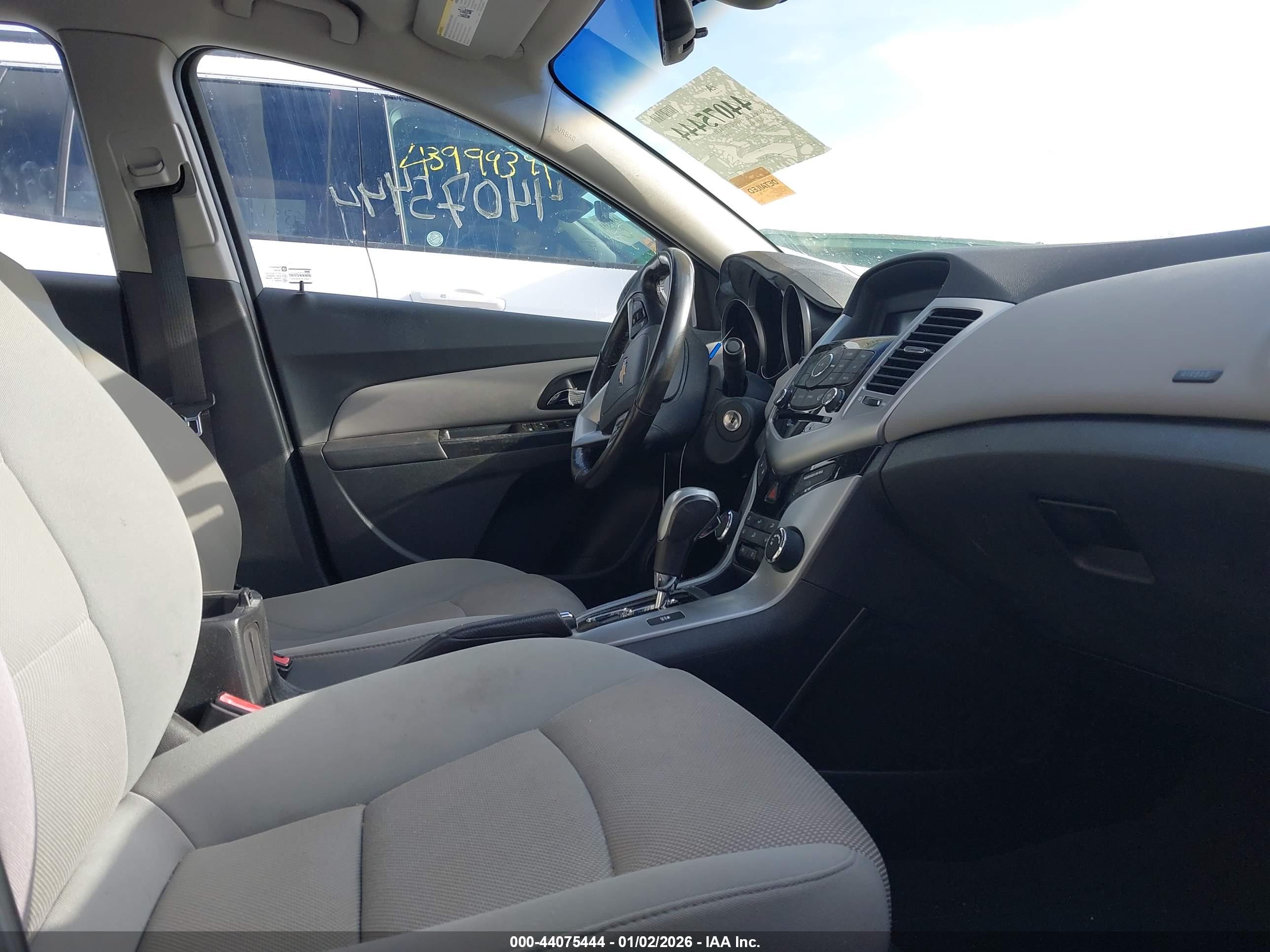 CHEVROLET CRUZE image 5