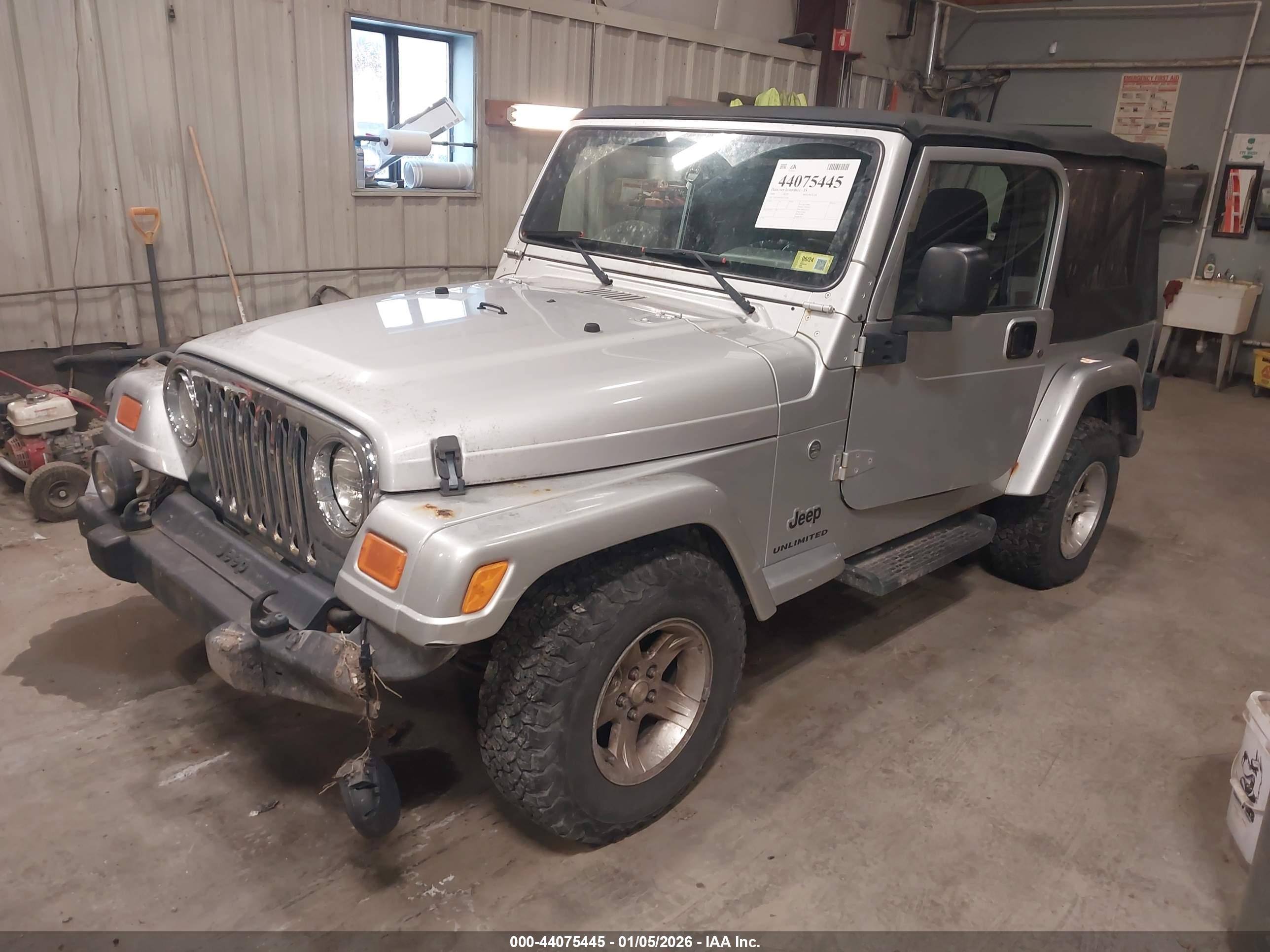 JEEP WRANGLER image 2