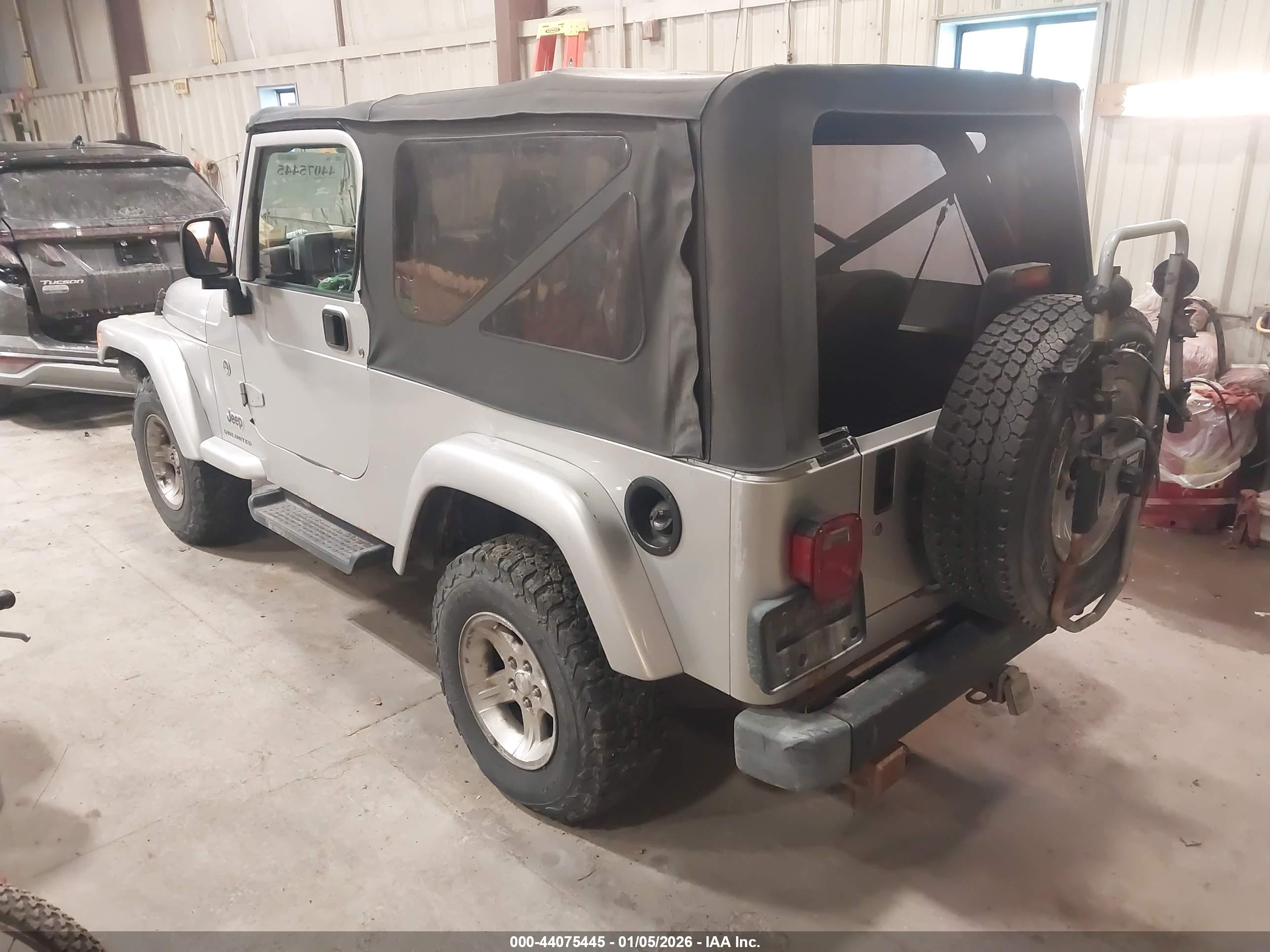 JEEP WRANGLER image 3
