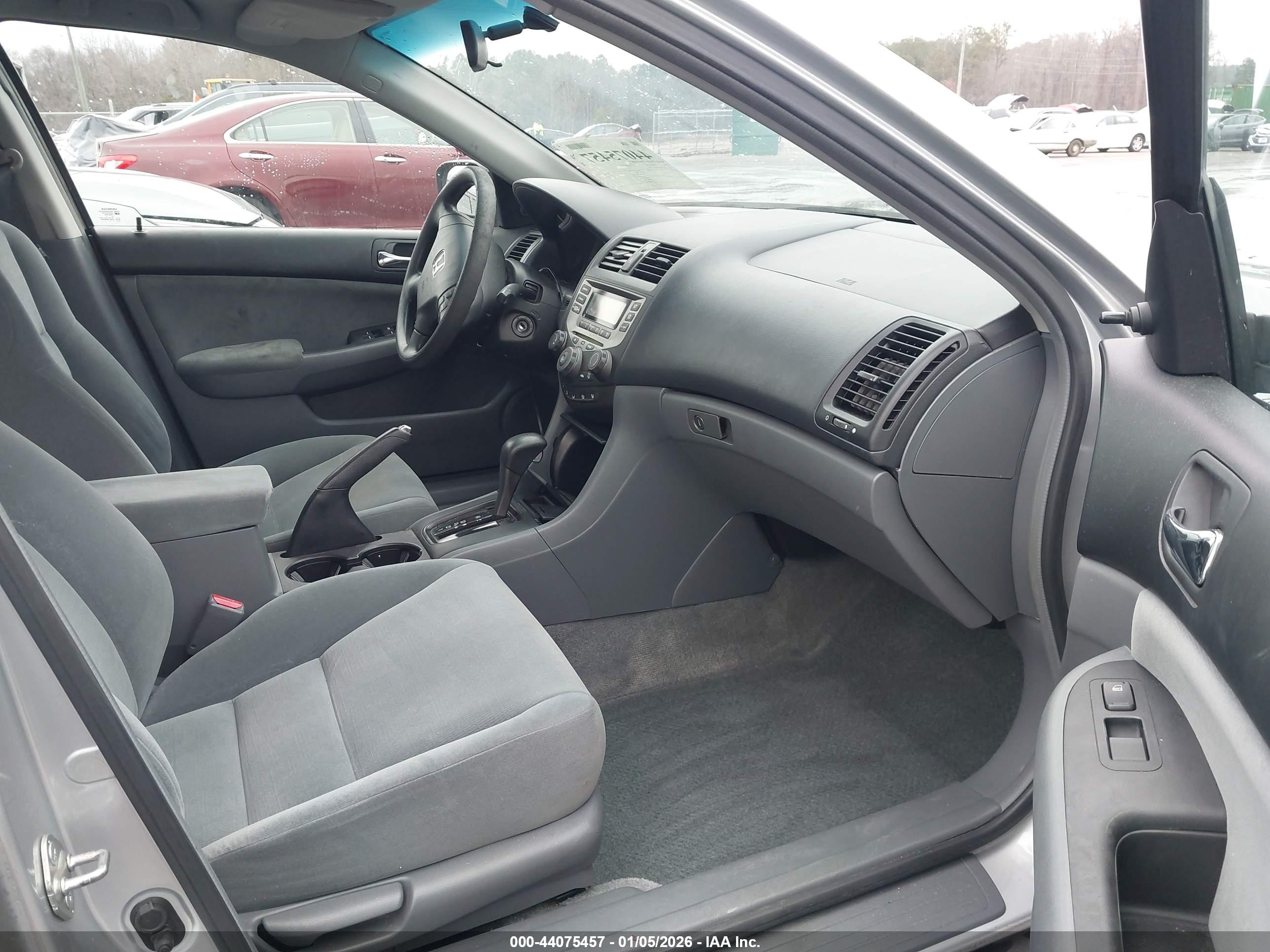 HONDA ACCORD image 5
