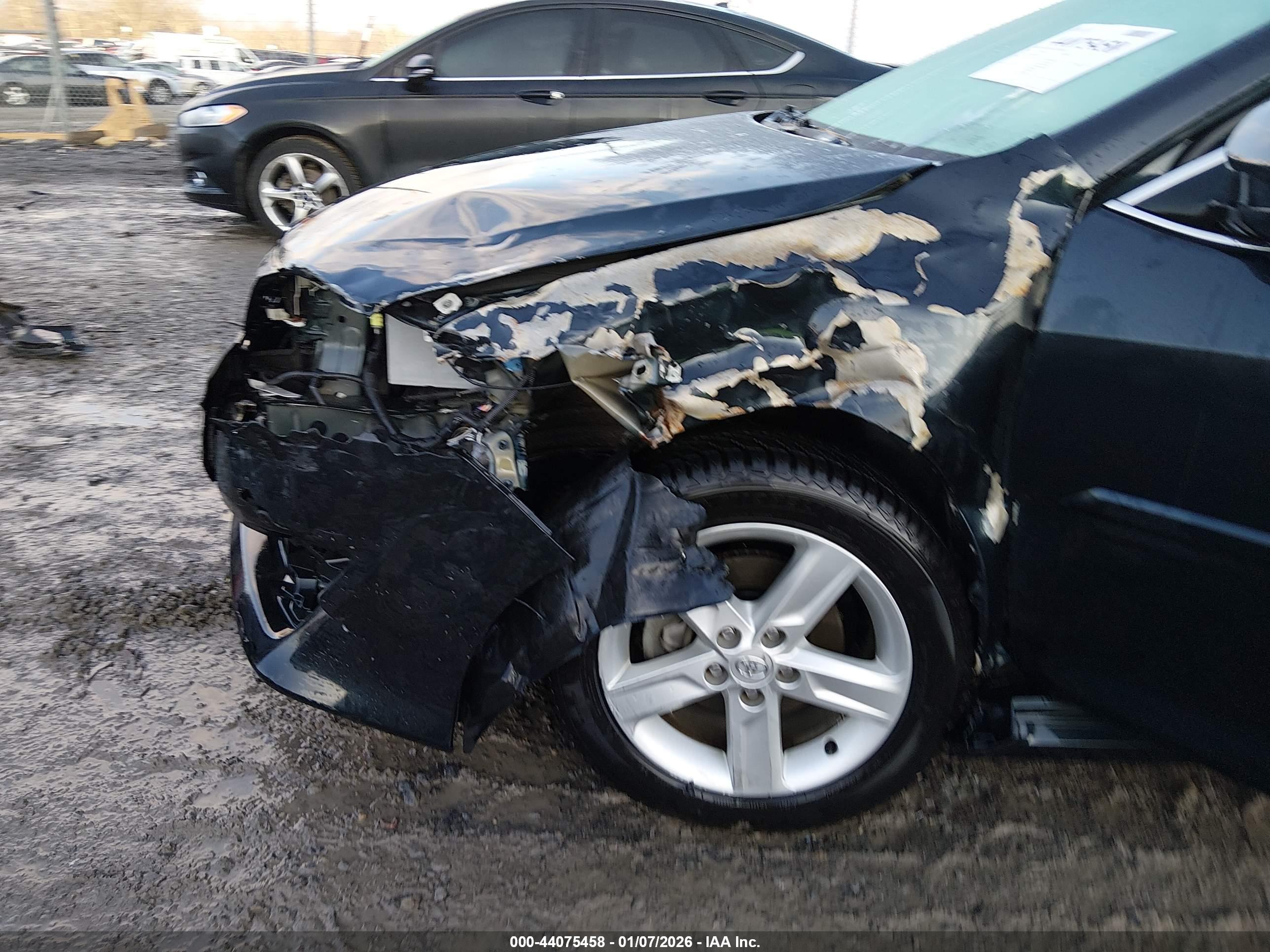 TOYOTA CAMRY image 6