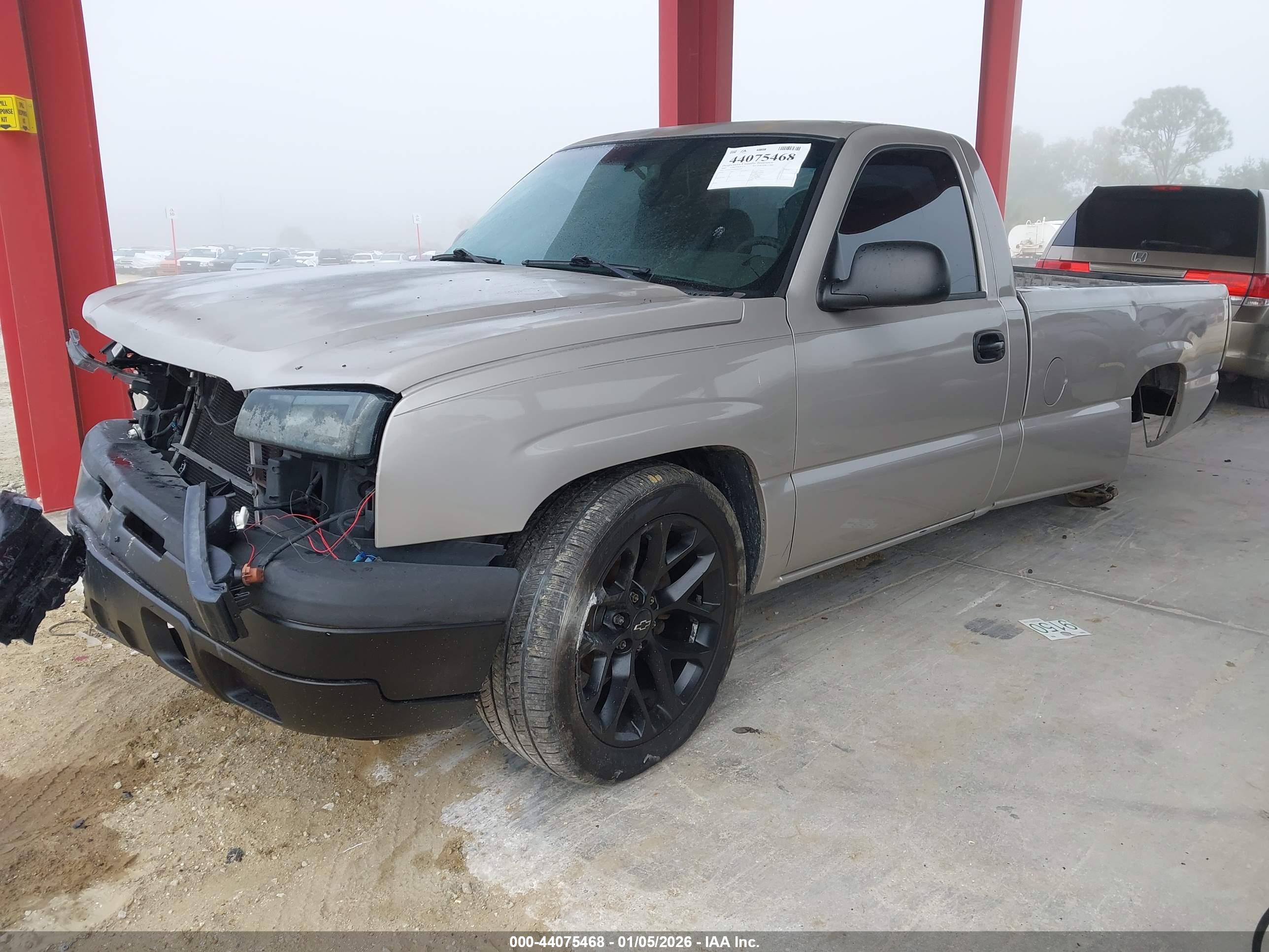 CHEVROLET SILVERADO image 2