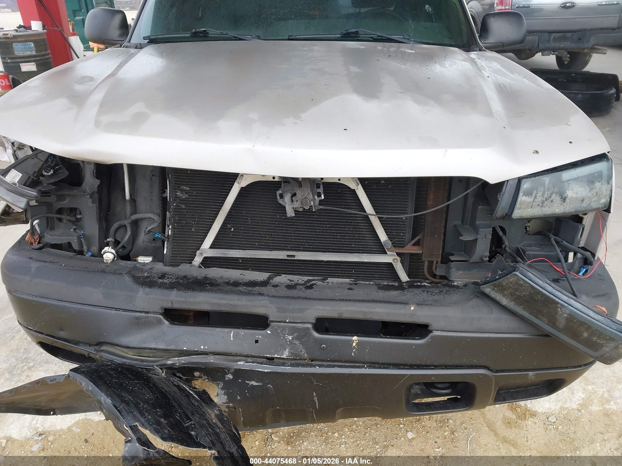 CHEVROLET SILVERADO image 6