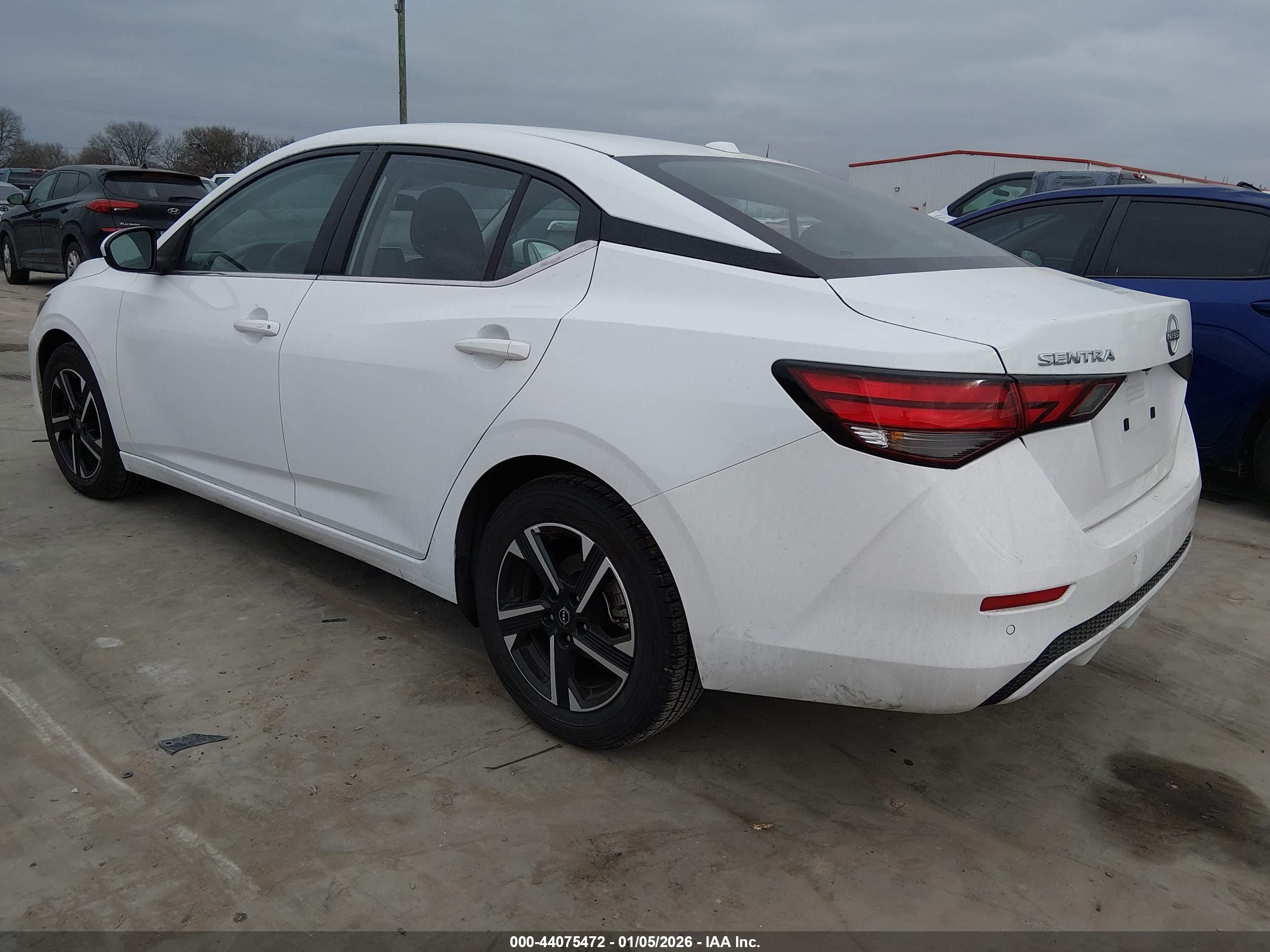 NISSAN SENTRA image 3
