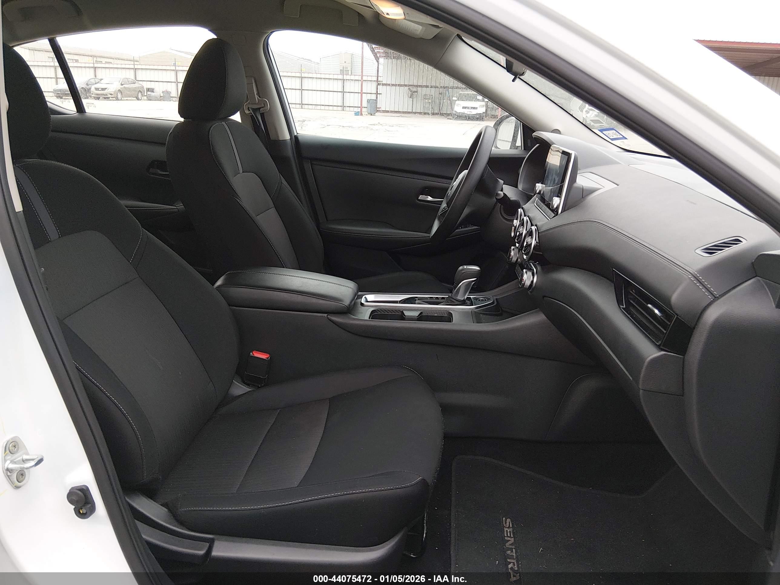 NISSAN SENTRA image 5