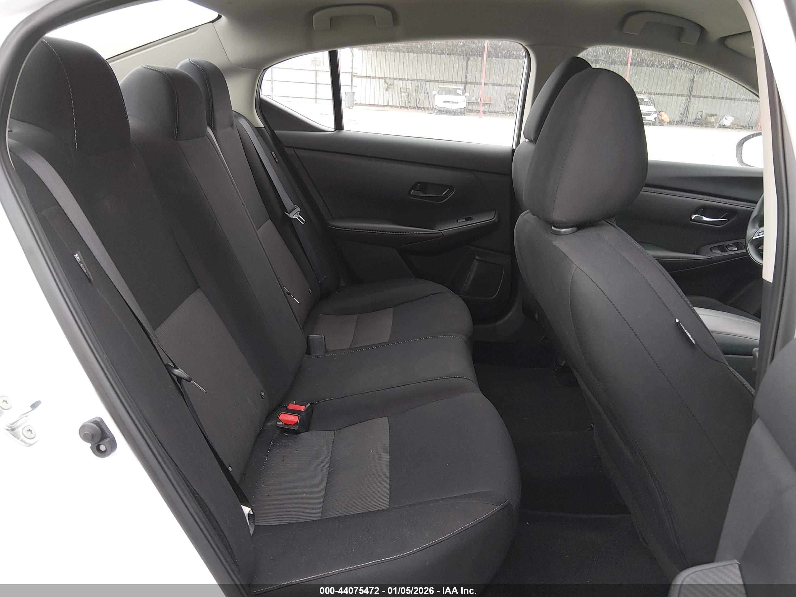 NISSAN SENTRA image 8