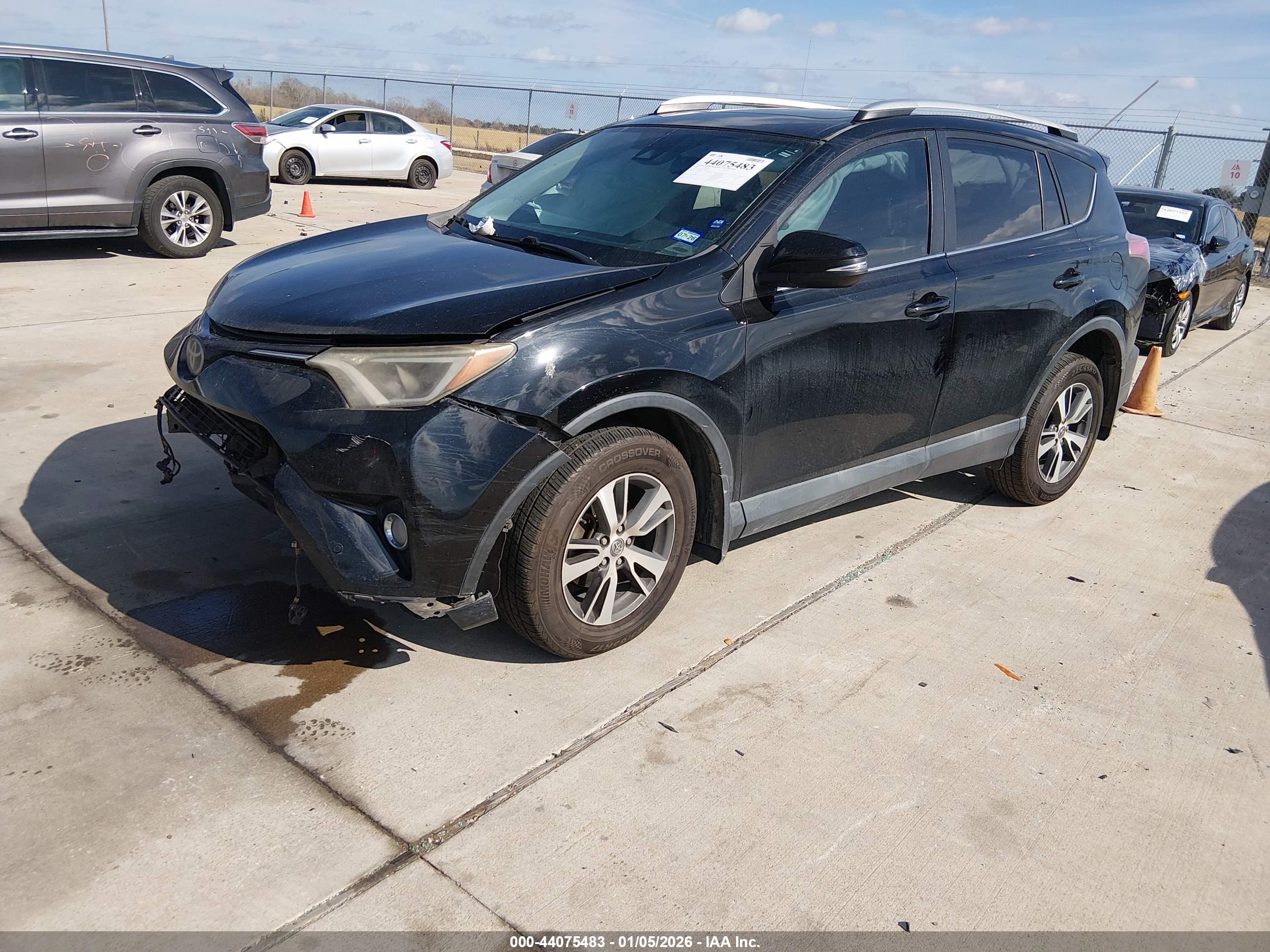 TOYOTA RAV4 image 2